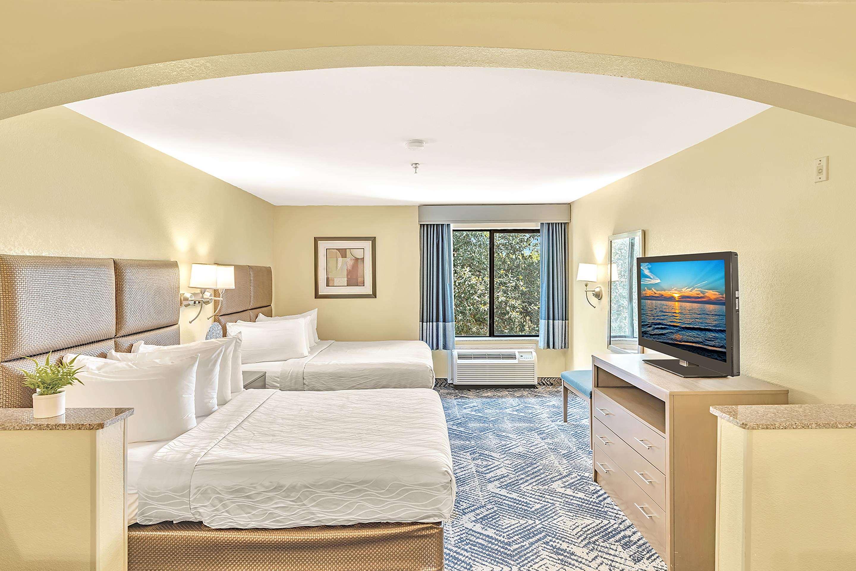 Suite Two Queen Beds