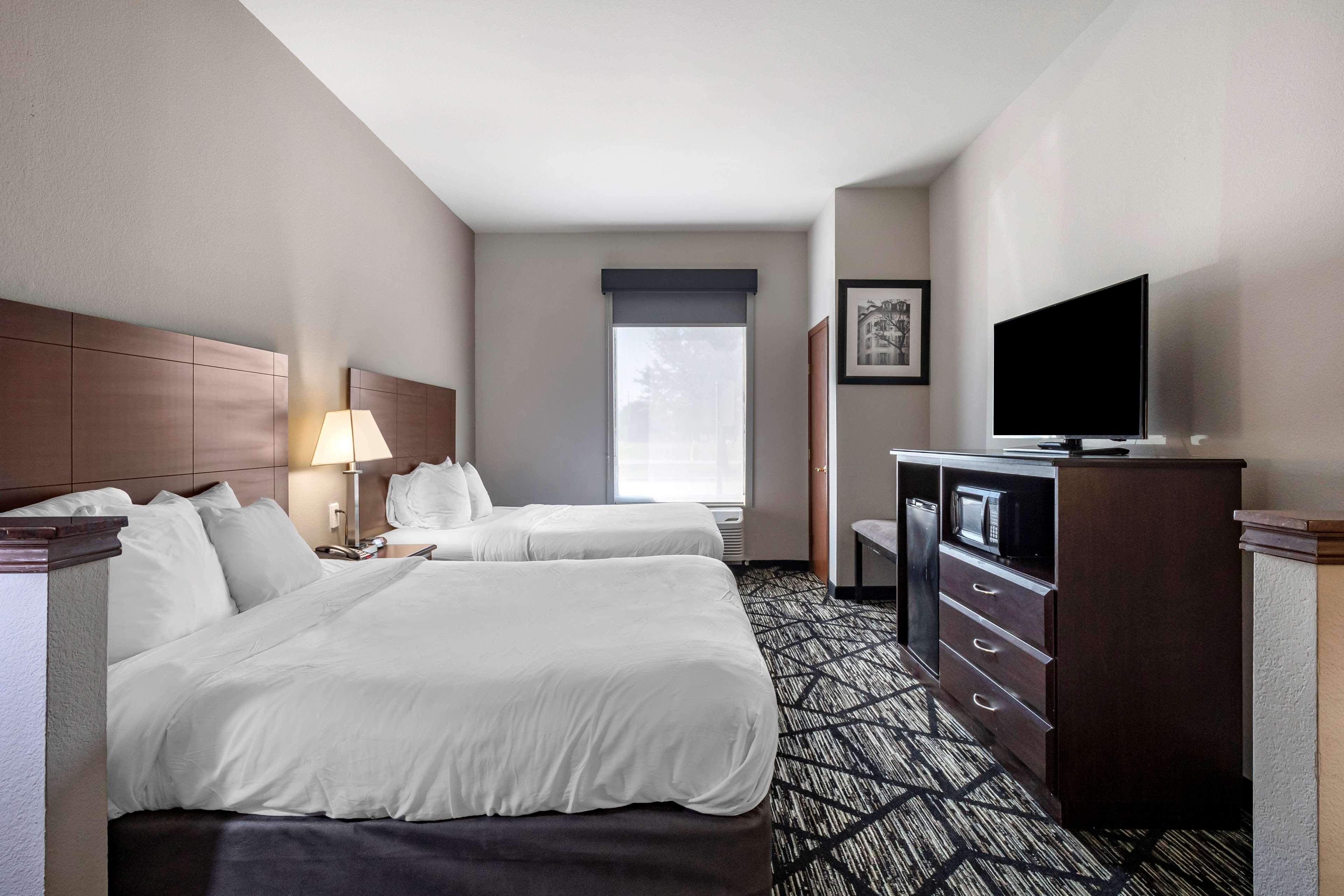 Suite Two Queen Beds Non Smoking