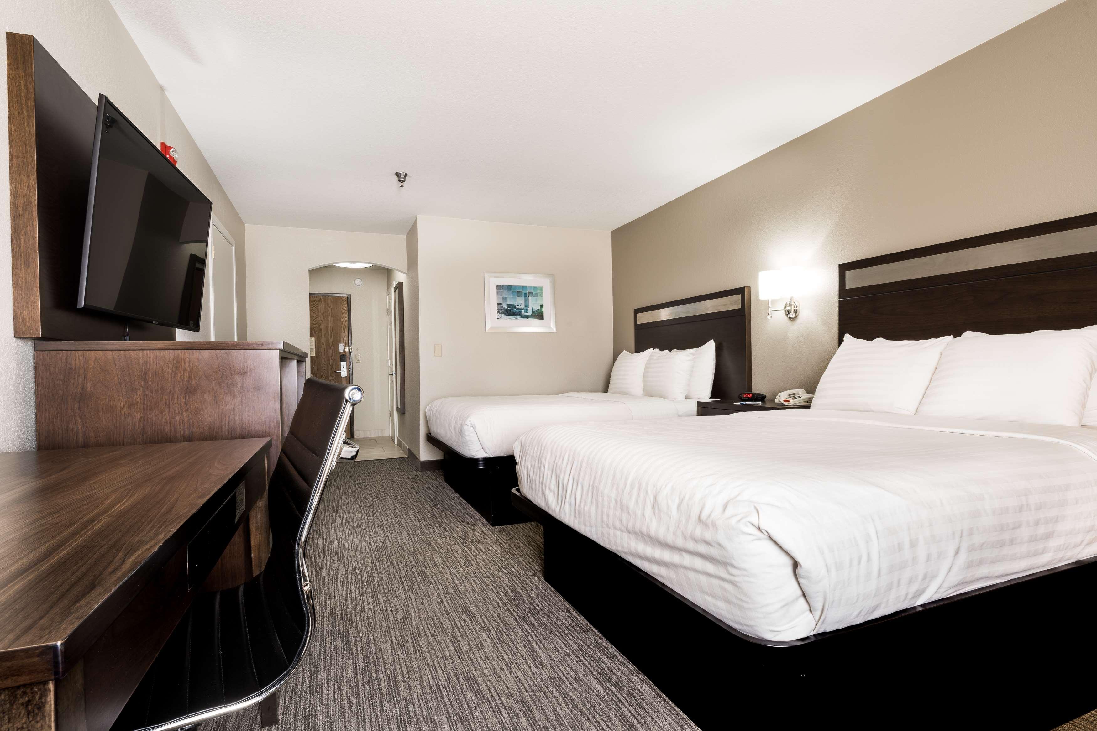 Room Accessible-two Queen Beds