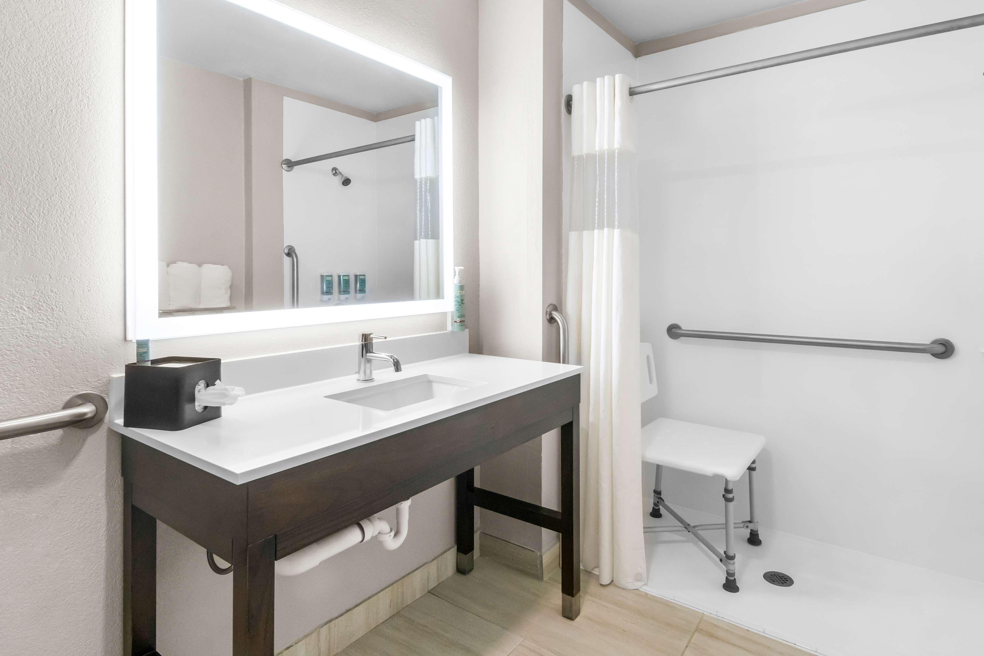 Room Accessible-two Queen Beds