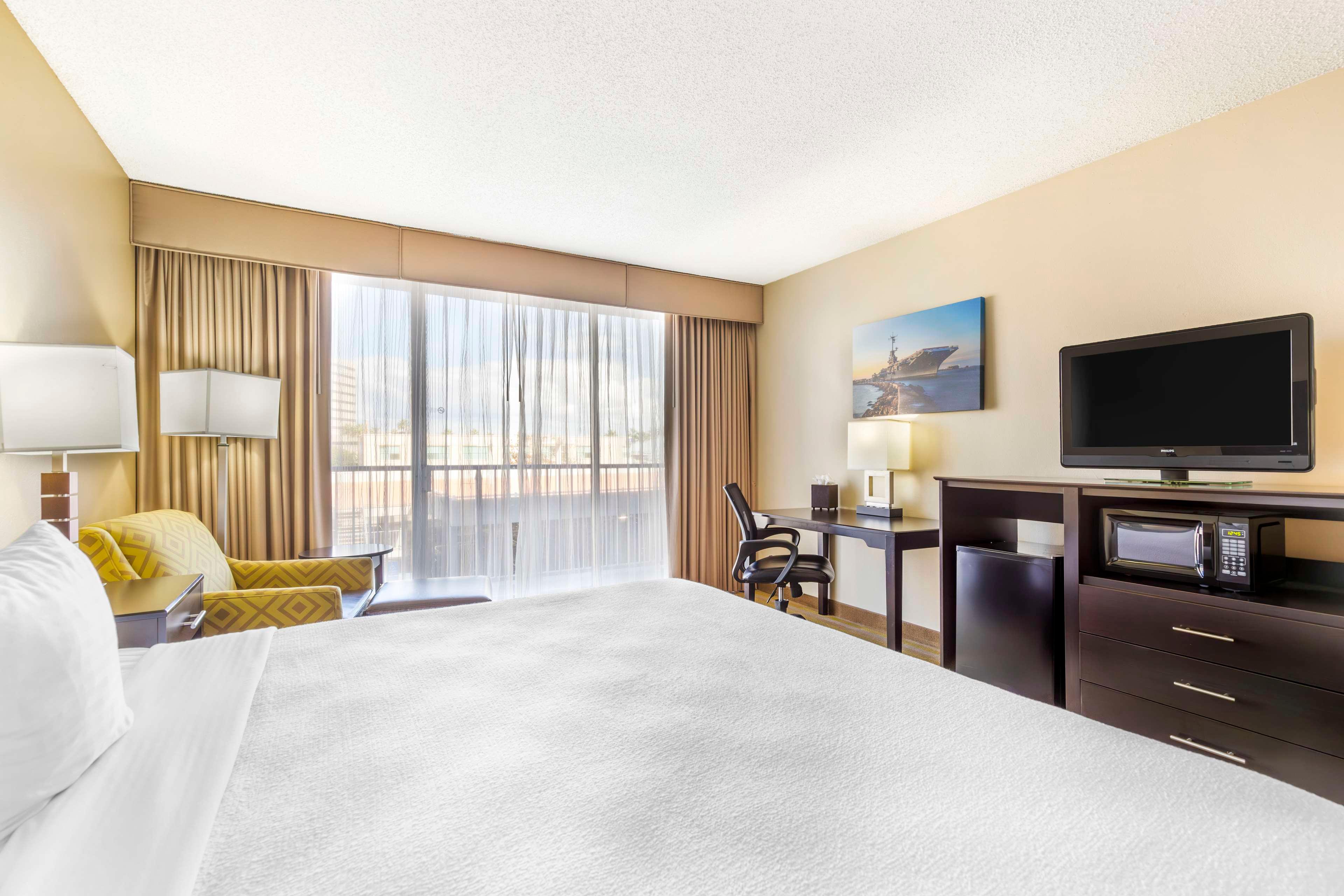 Room Accessible King Size Bed