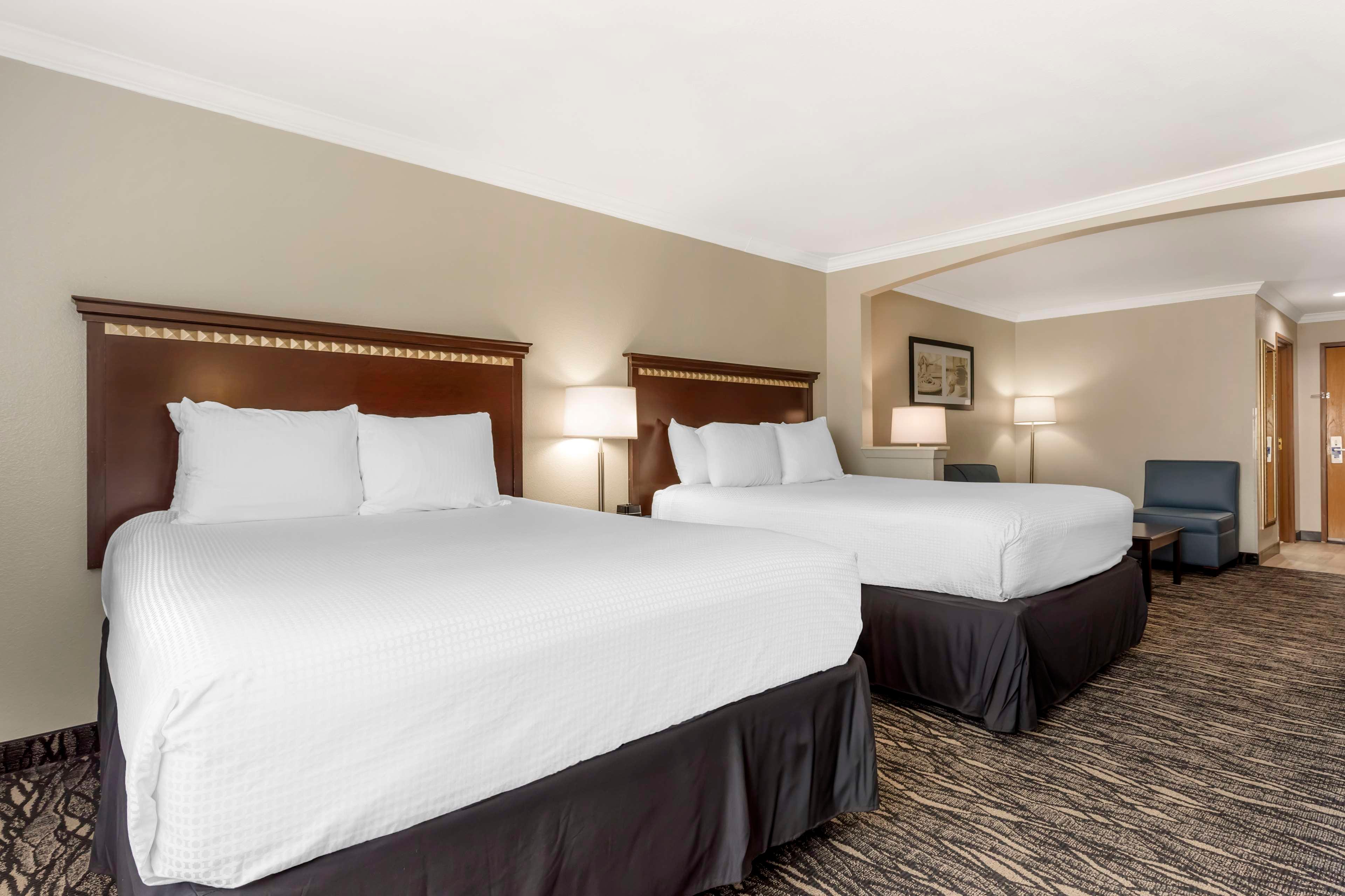 Quadruple Two Queen Beds Non Smoking