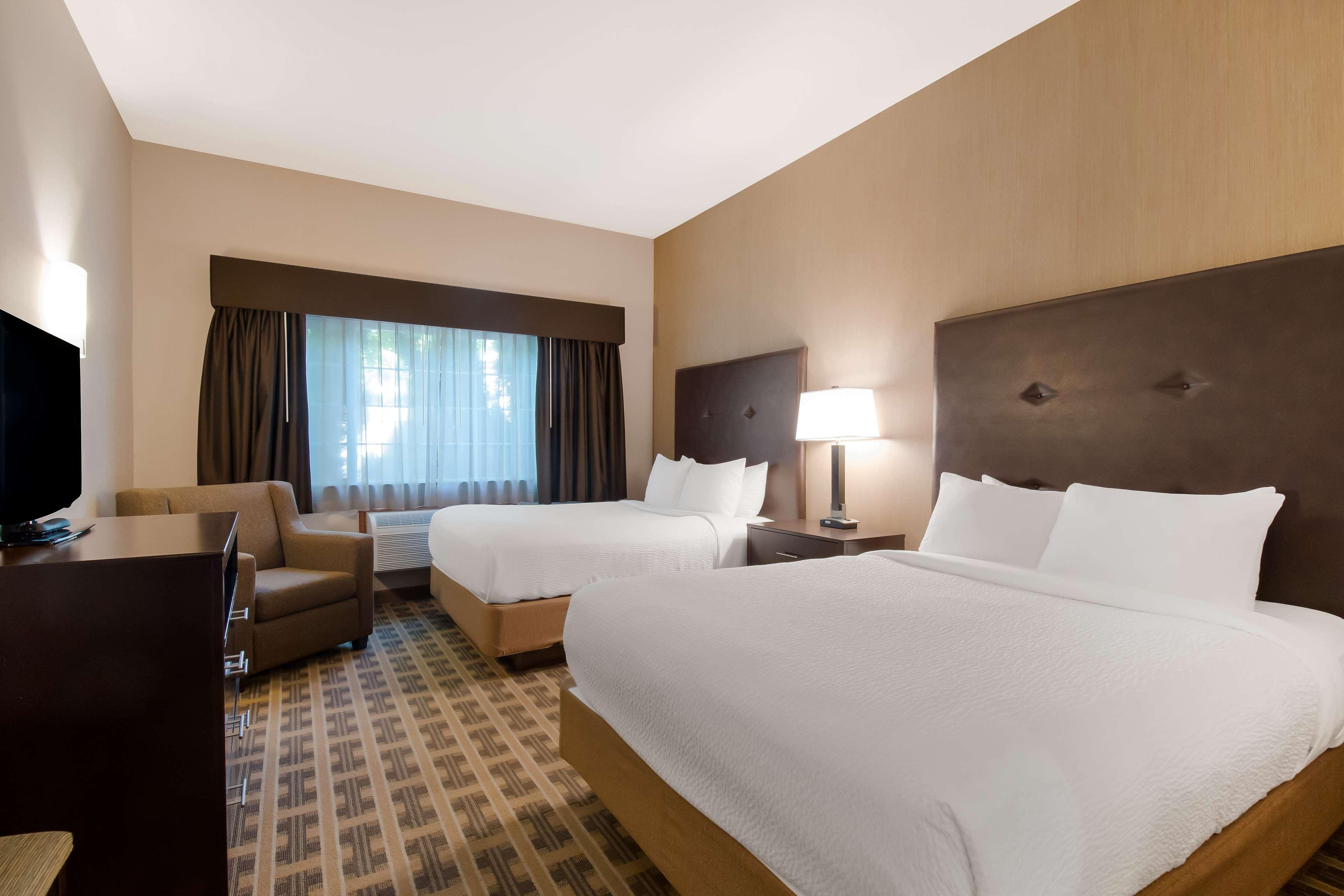 Suite Two Queen Beds