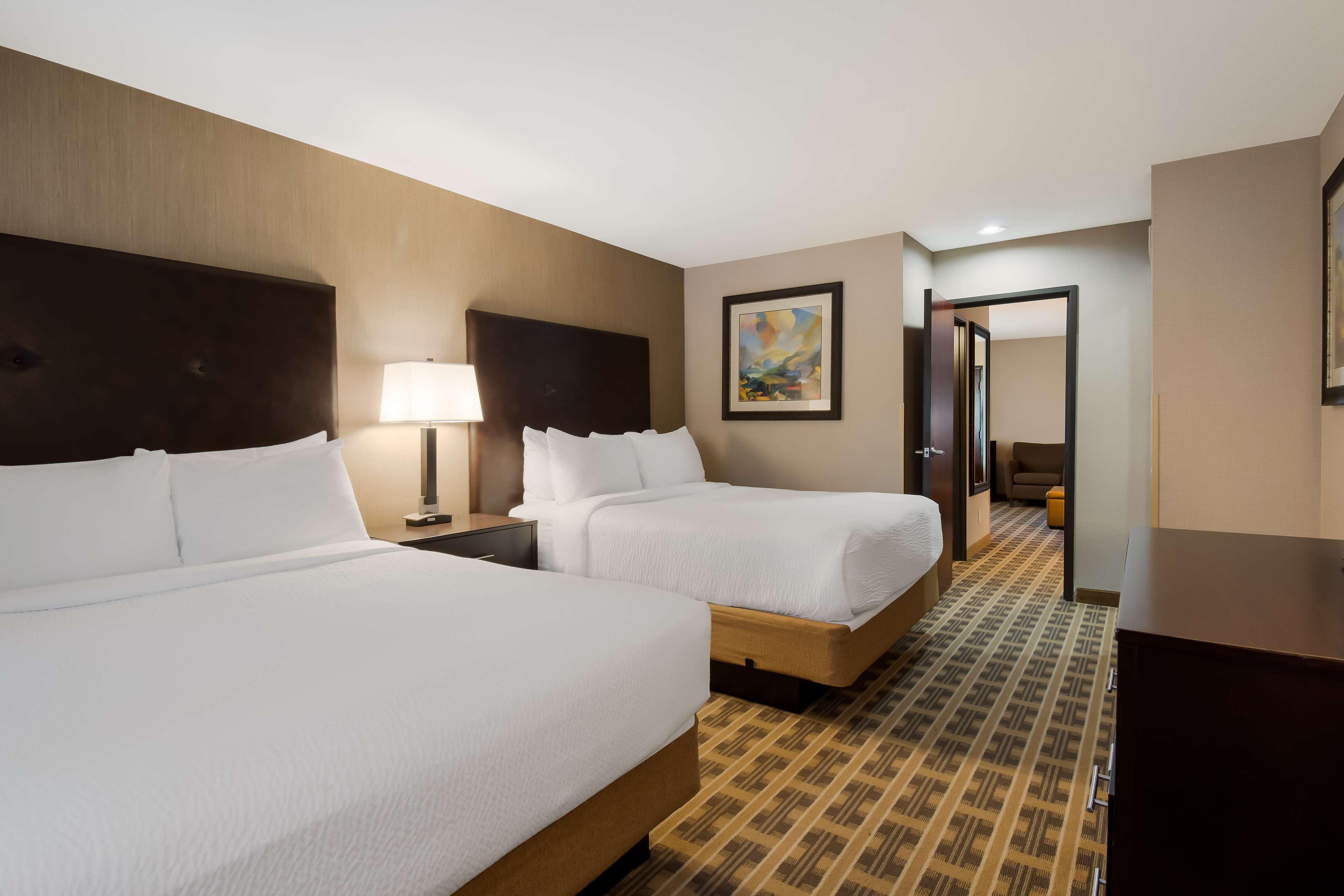 Suite Two Queen Beds