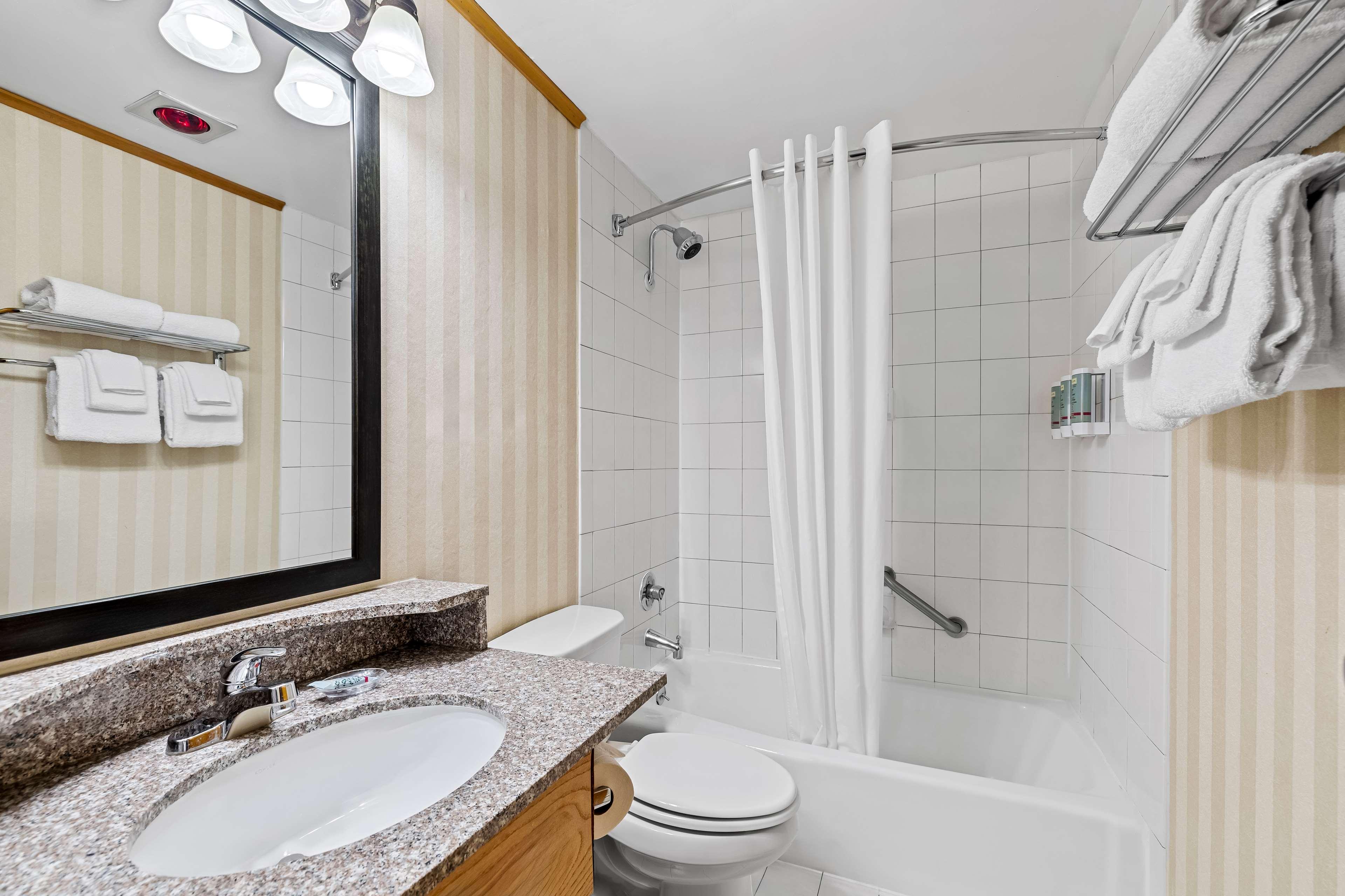 Quadruple Non Smoking