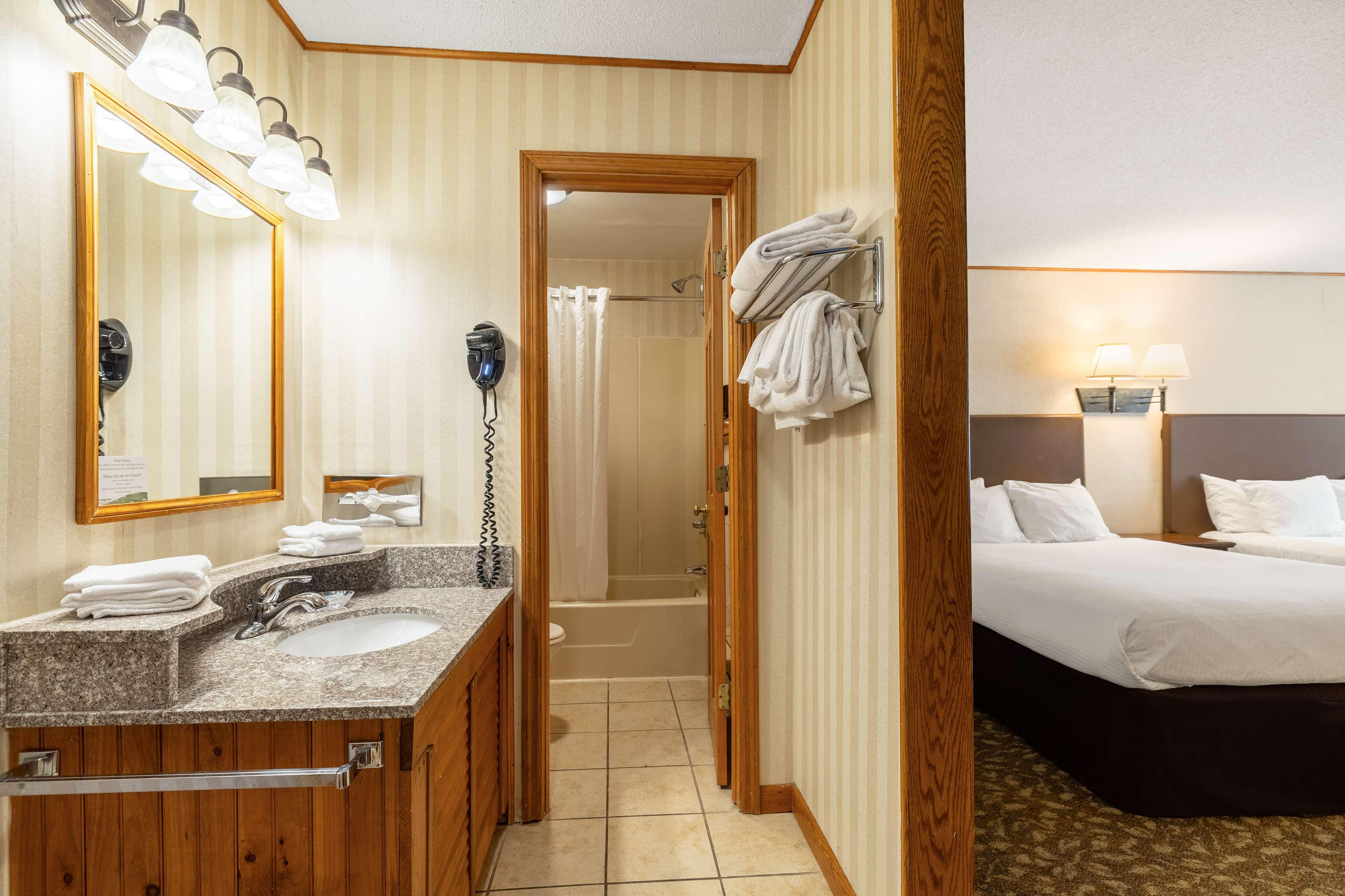 Quadruple Non Smoking