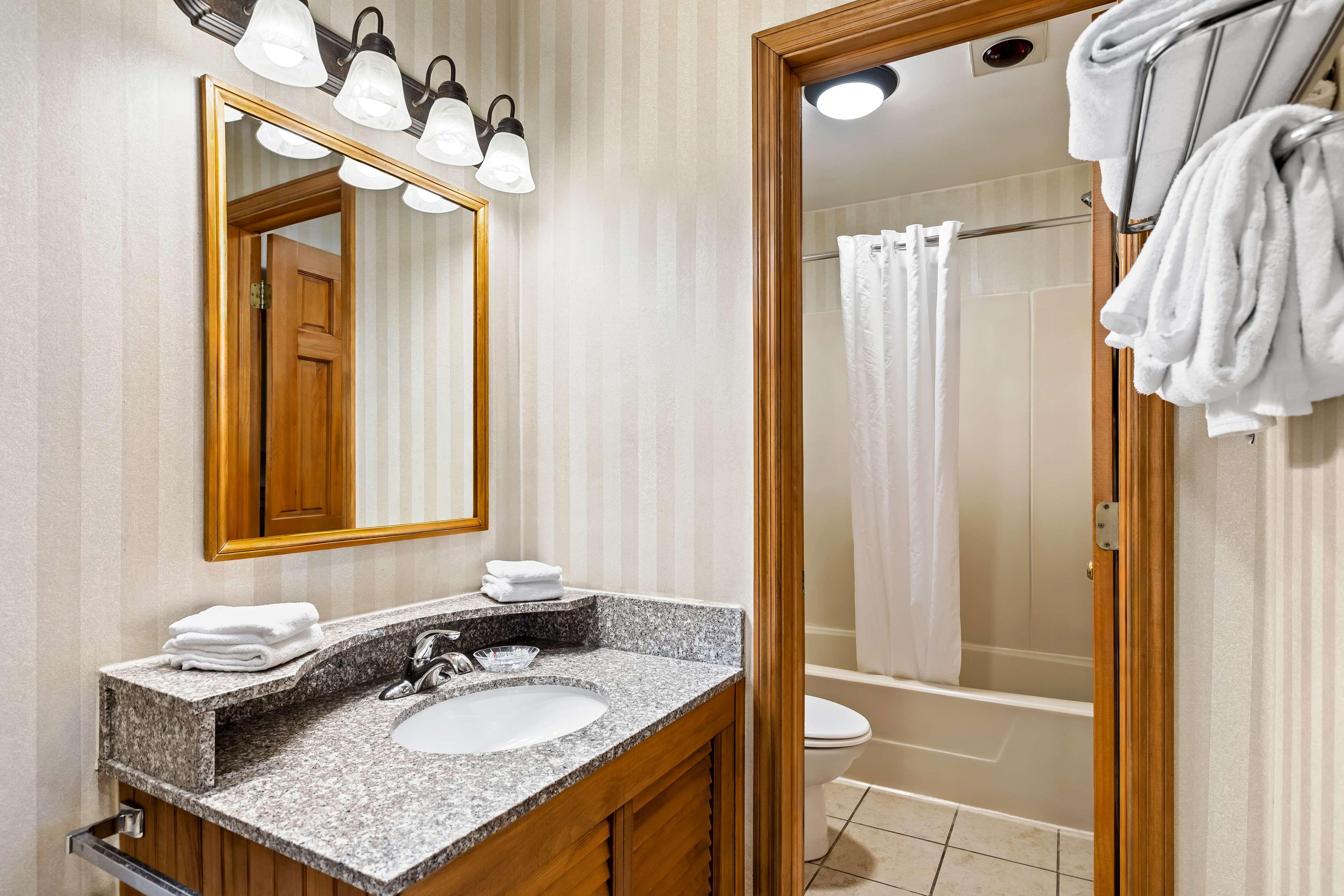 Quadruple Non Smoking