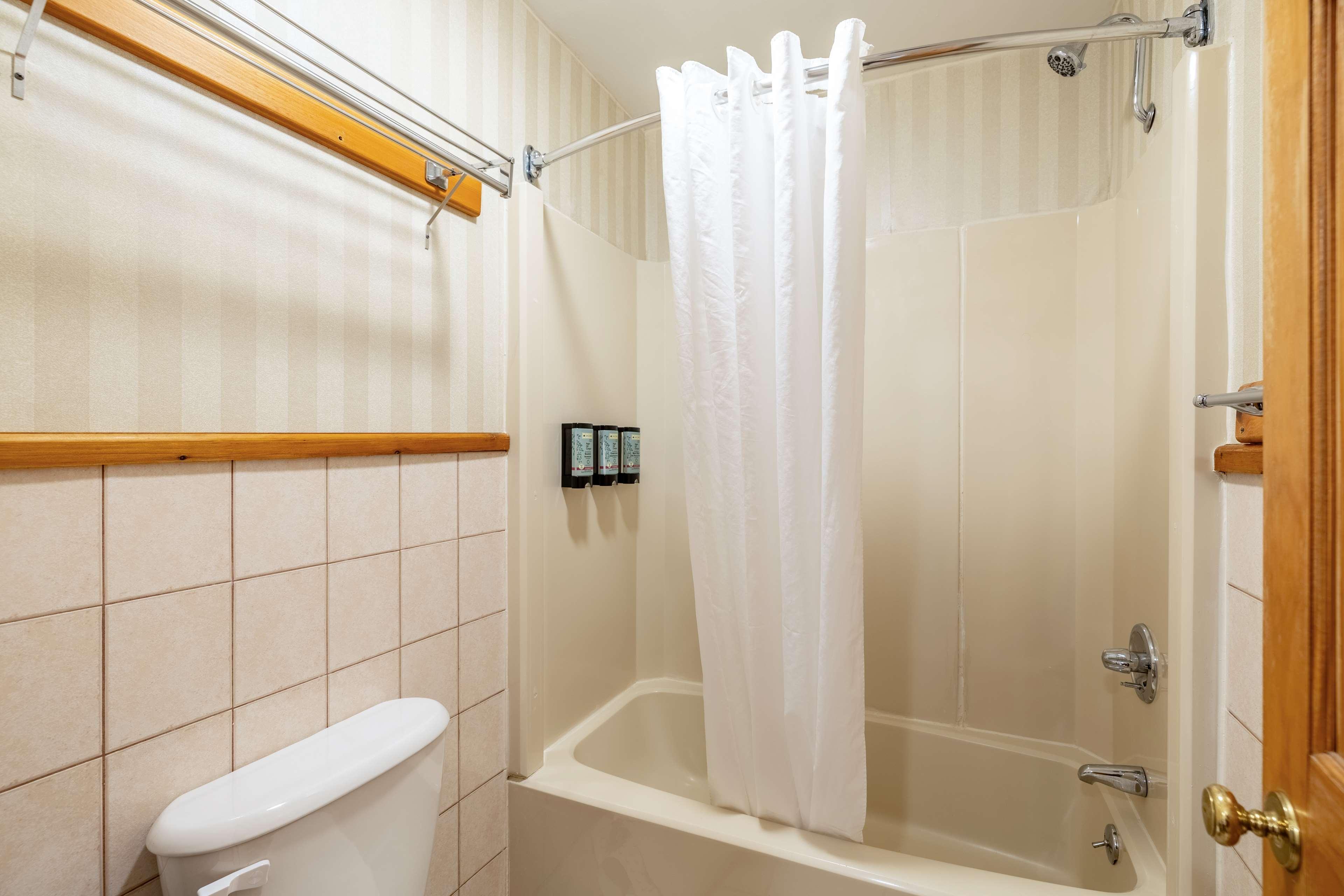 Quadruple Non Smoking