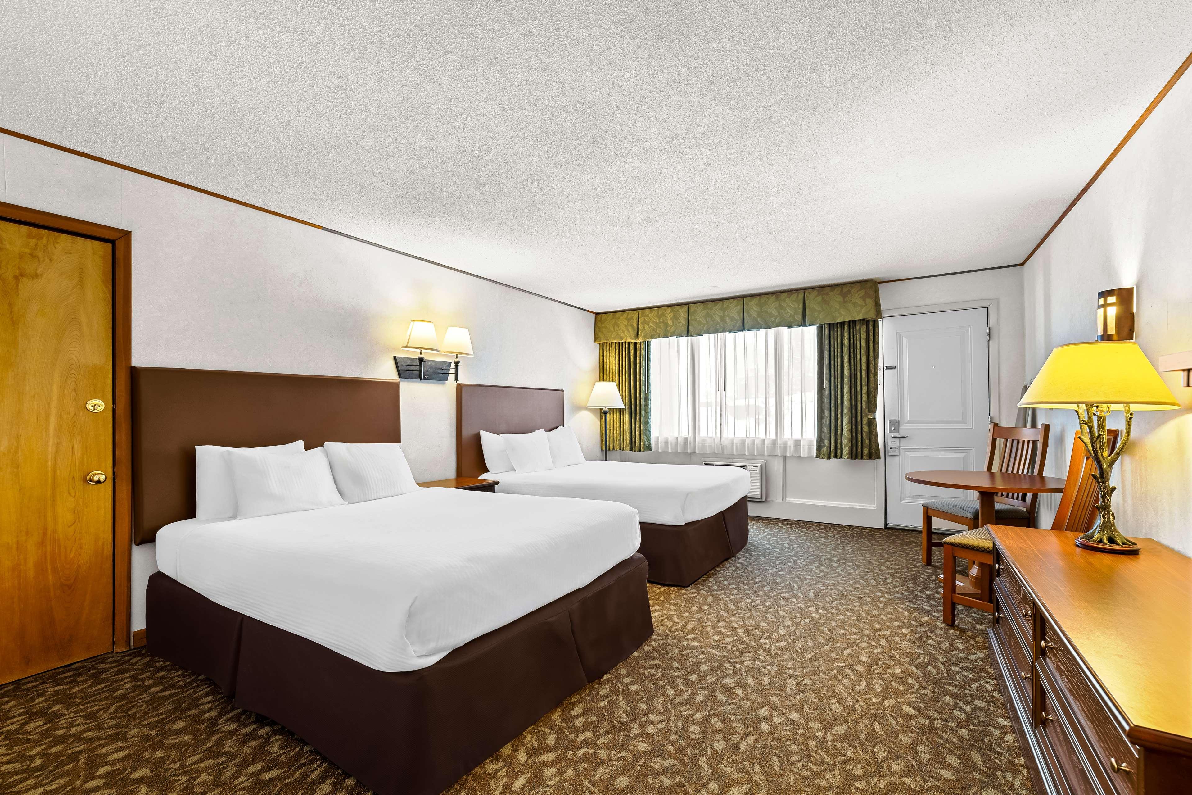 Quadruple Non Smoking