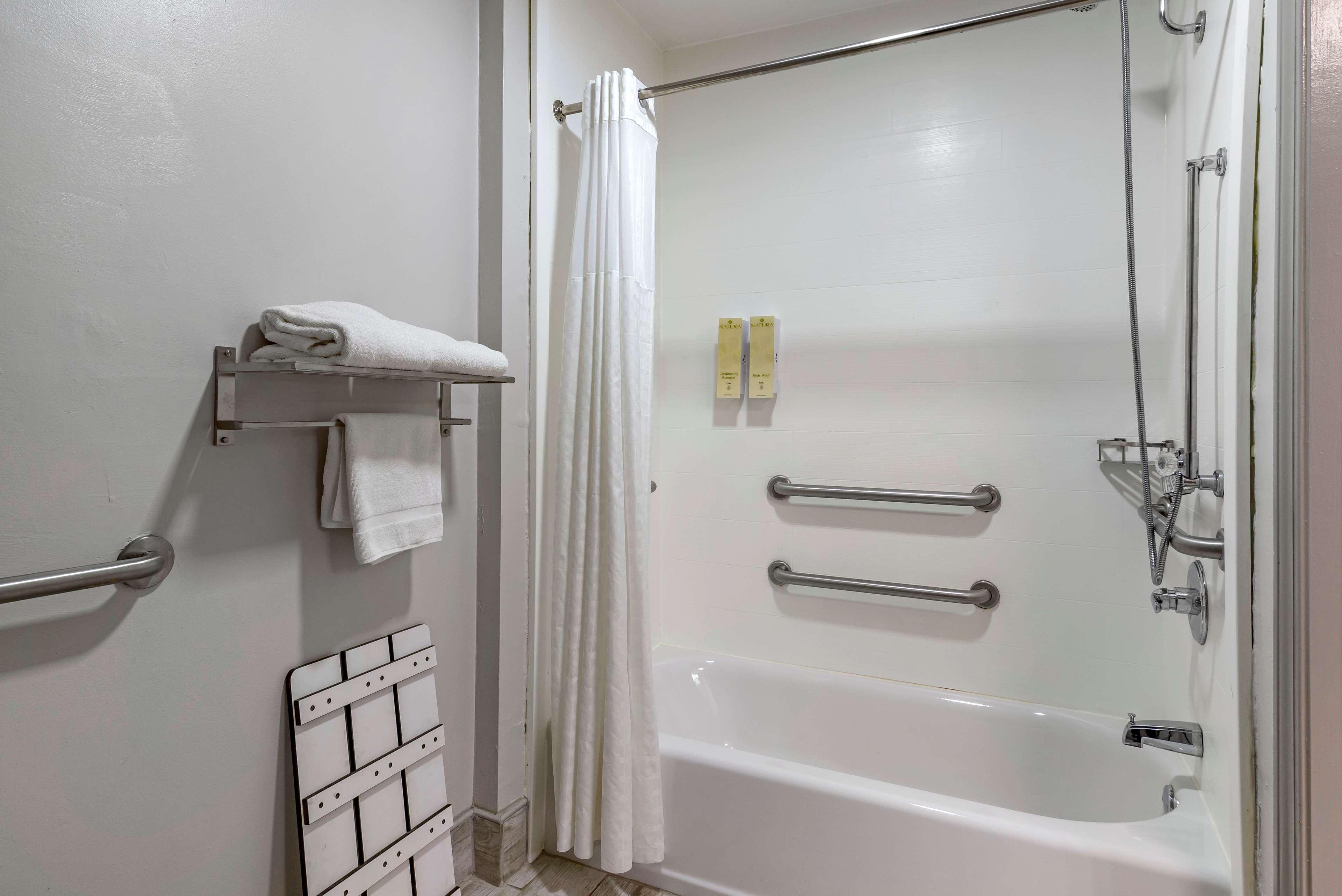 Room King Bed Non Smoking