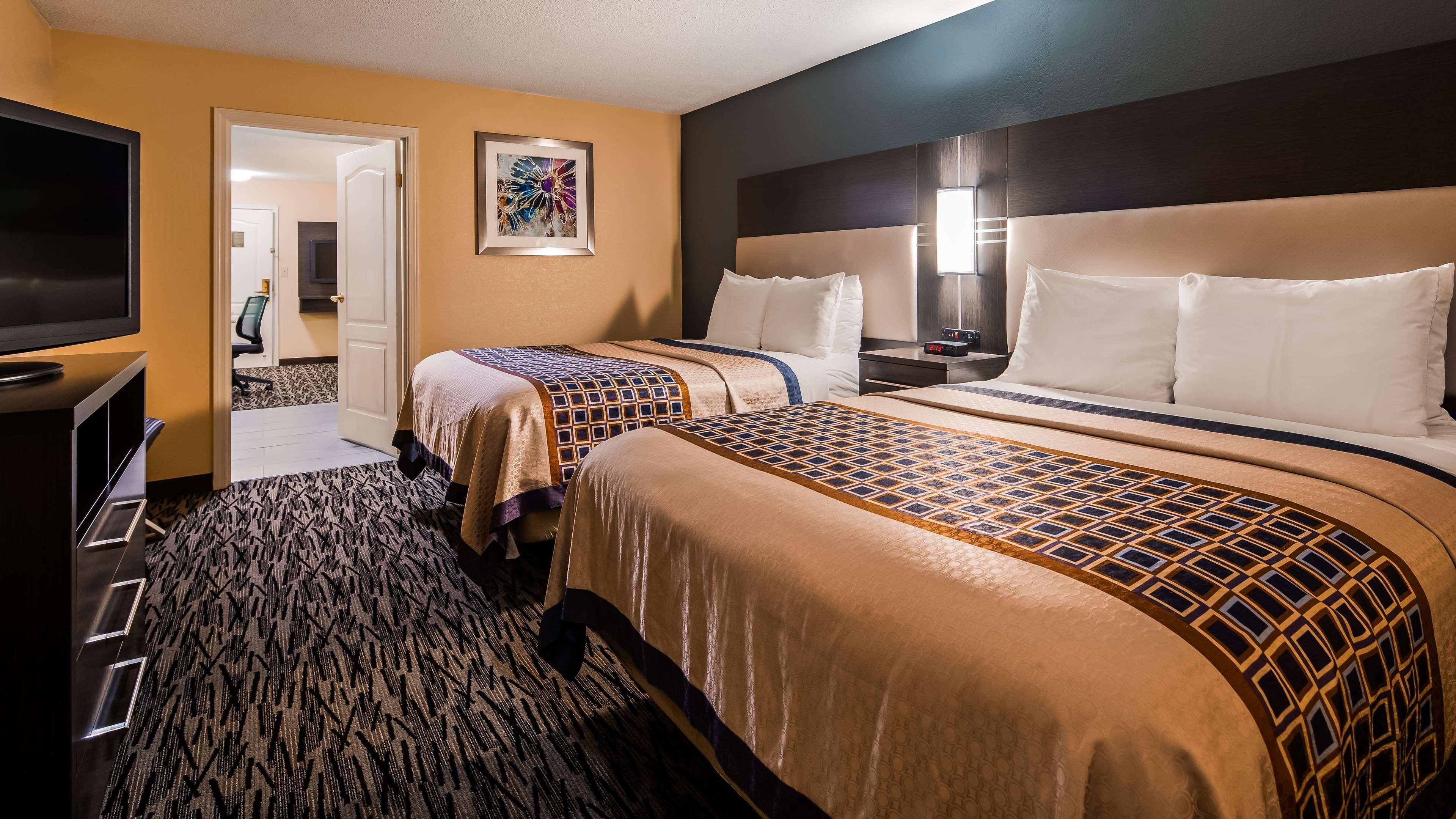 Suite Two Queen Beds