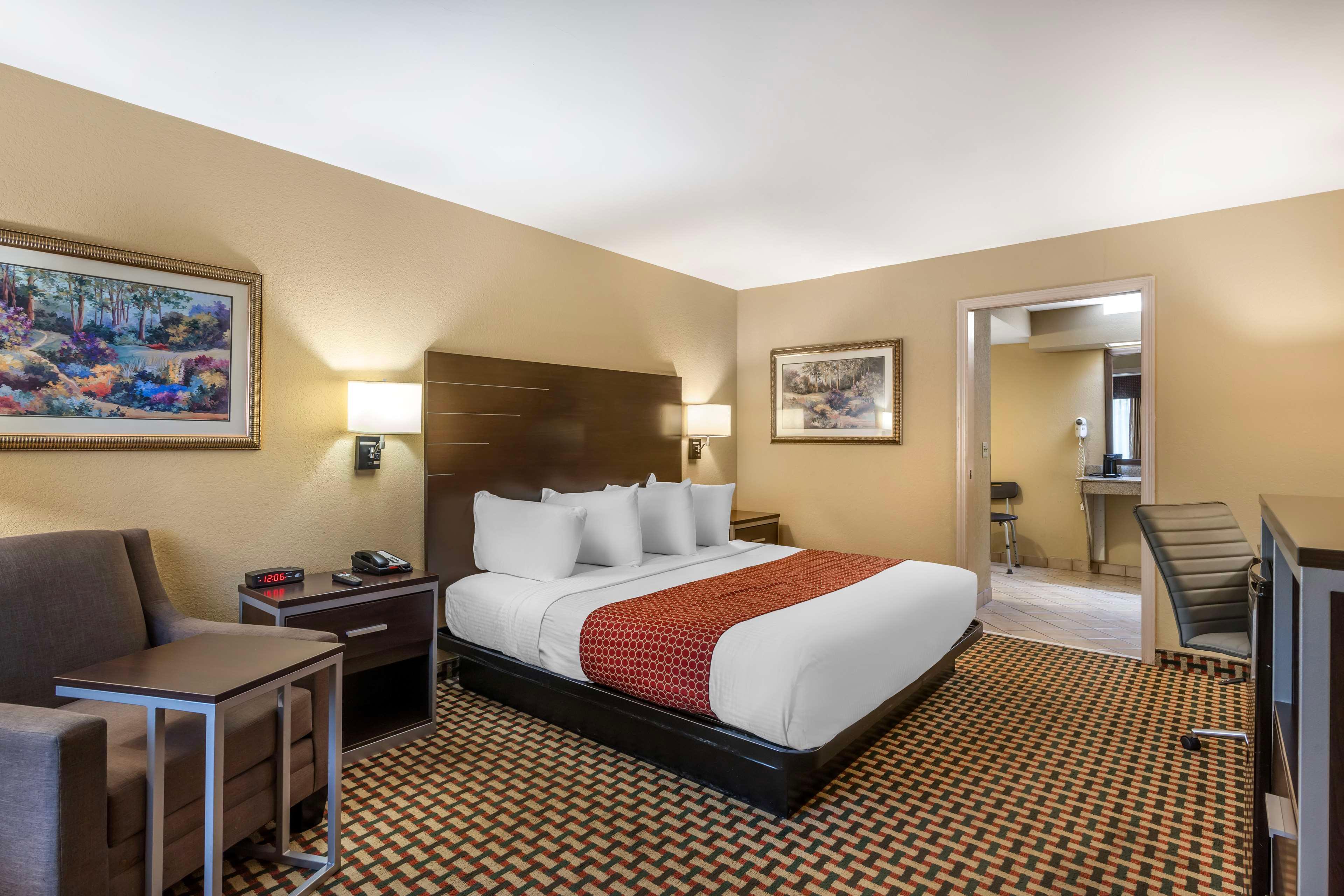 Room King Bed Non Smoking