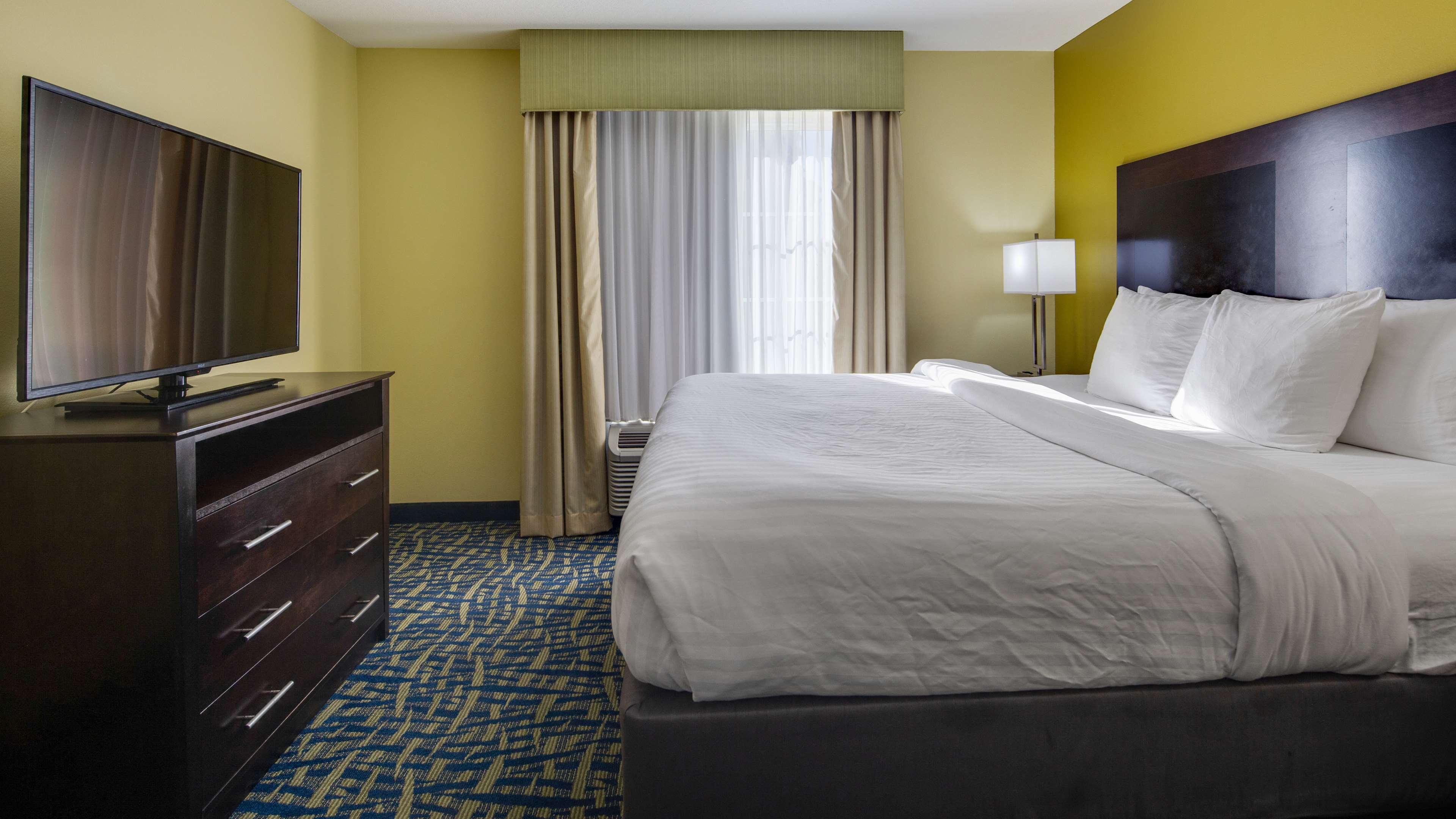 Room Accessible King Size Bed