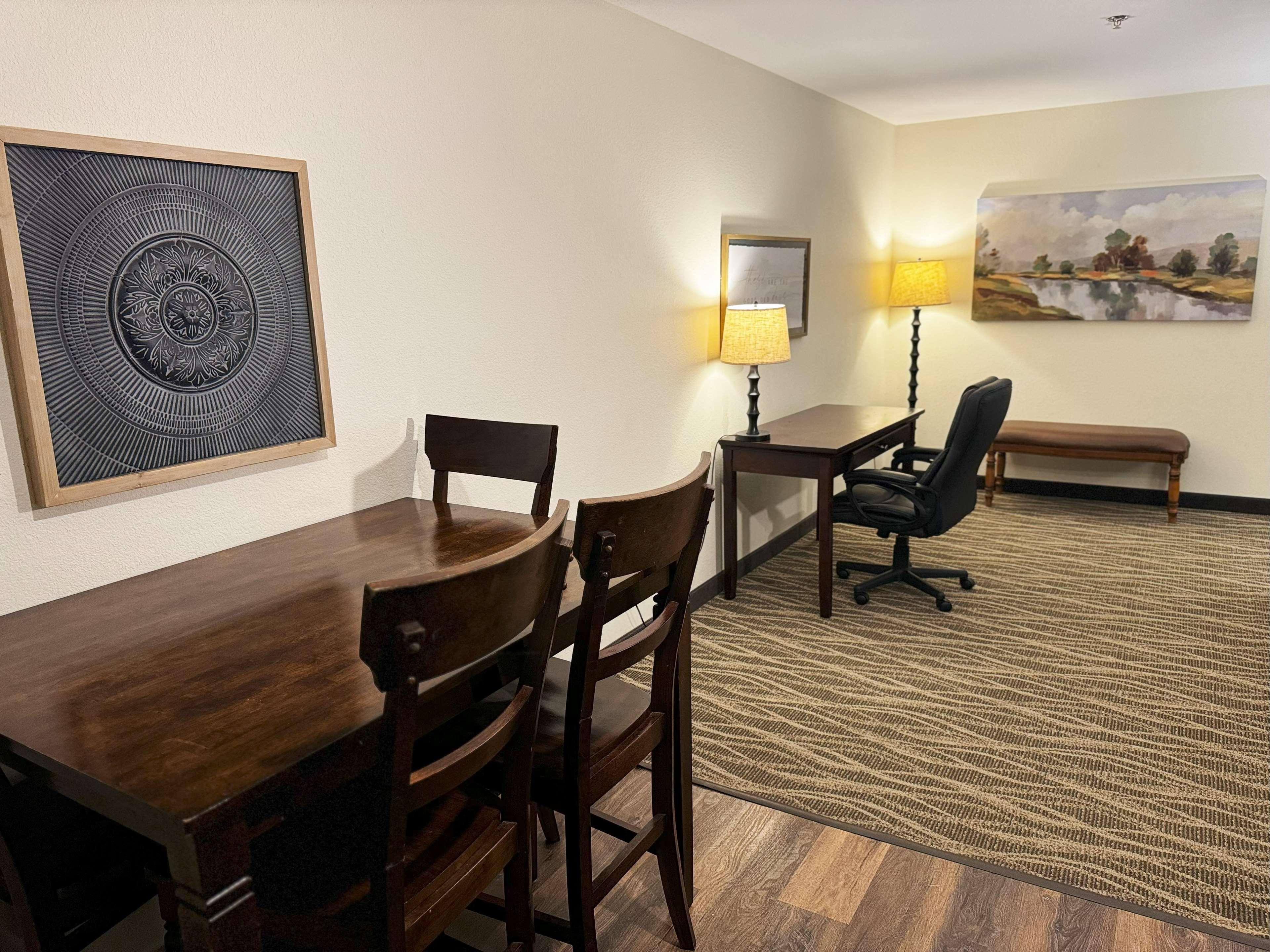 Suite Two Queen Beds