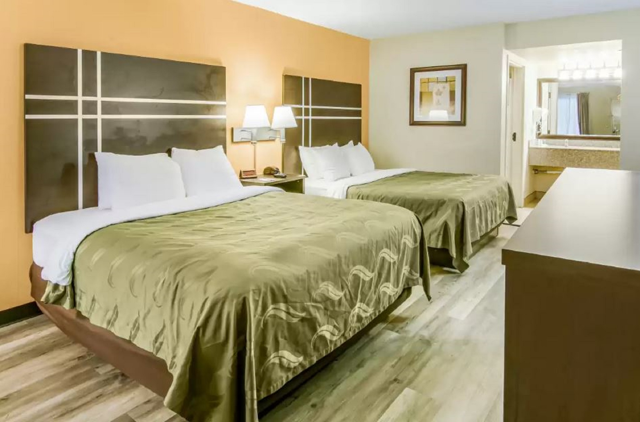 Quadruple Two Queen Beds Non Smoking