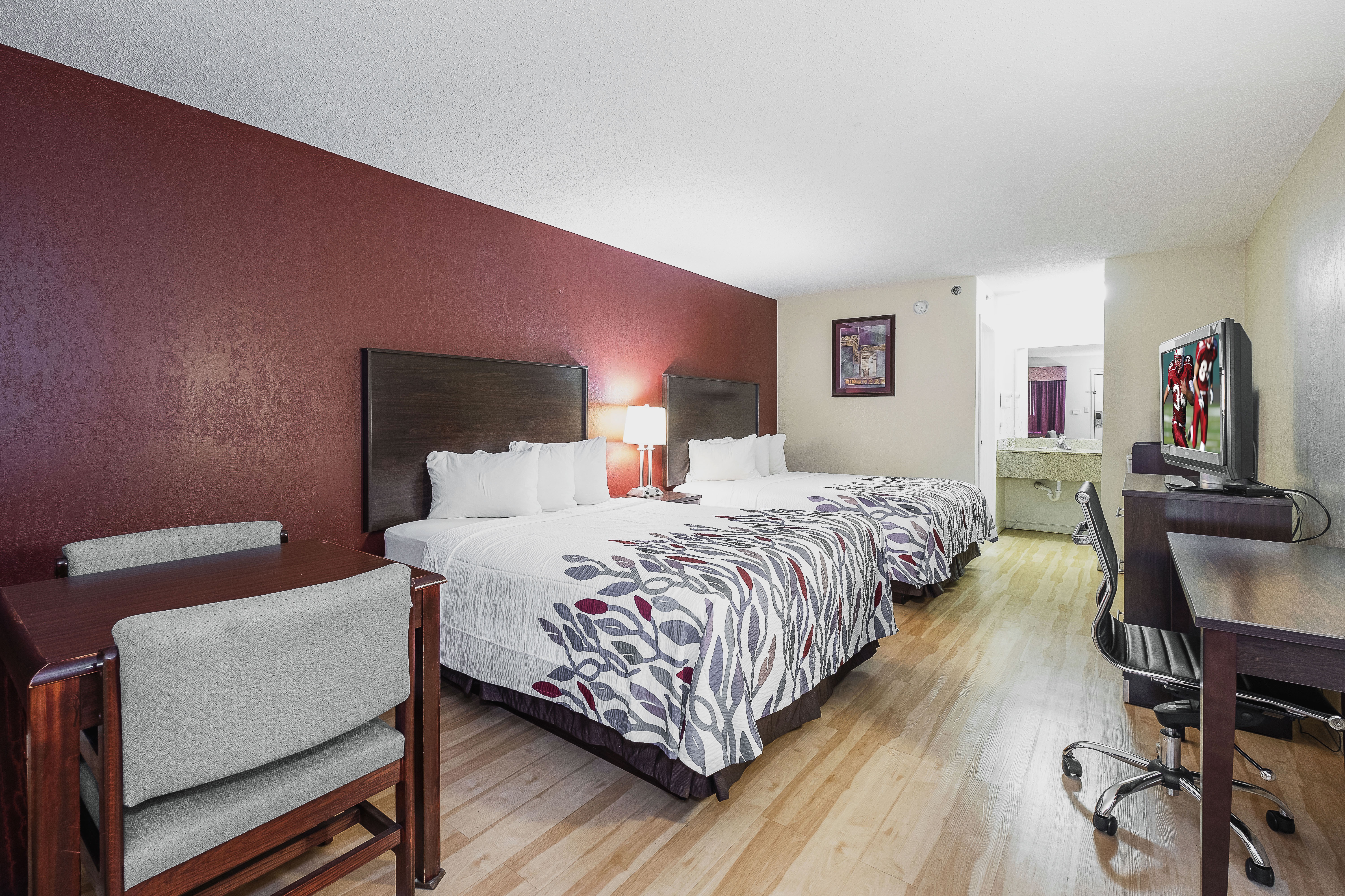 Twin Deluxe Two Queen Beds