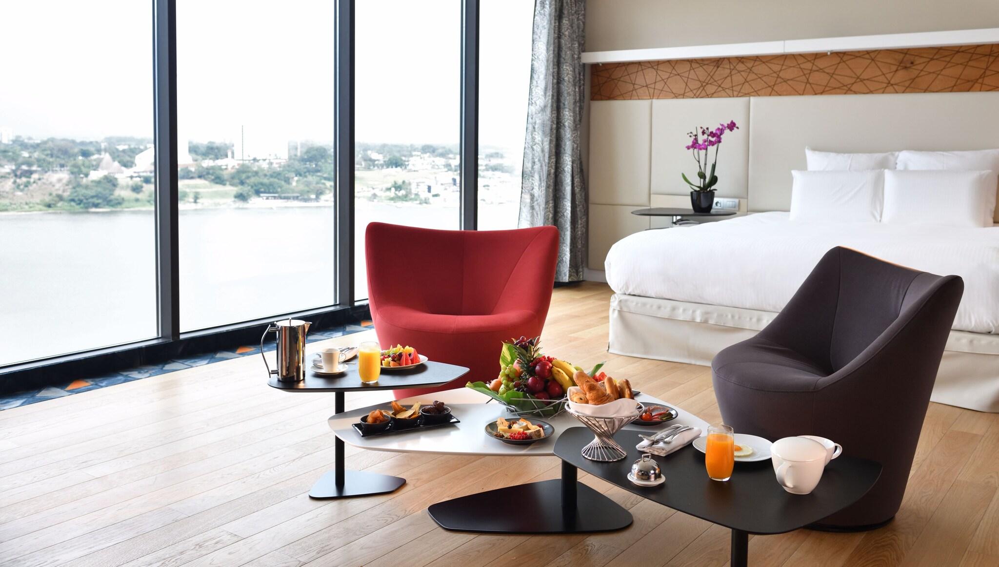 Junior Suite Premium King Bed