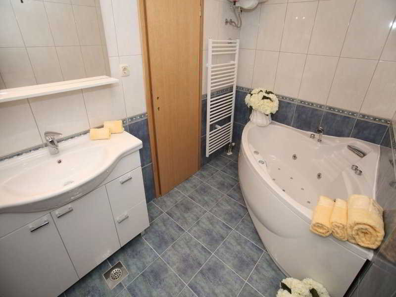 Apartment Deluxe Two Bedroom