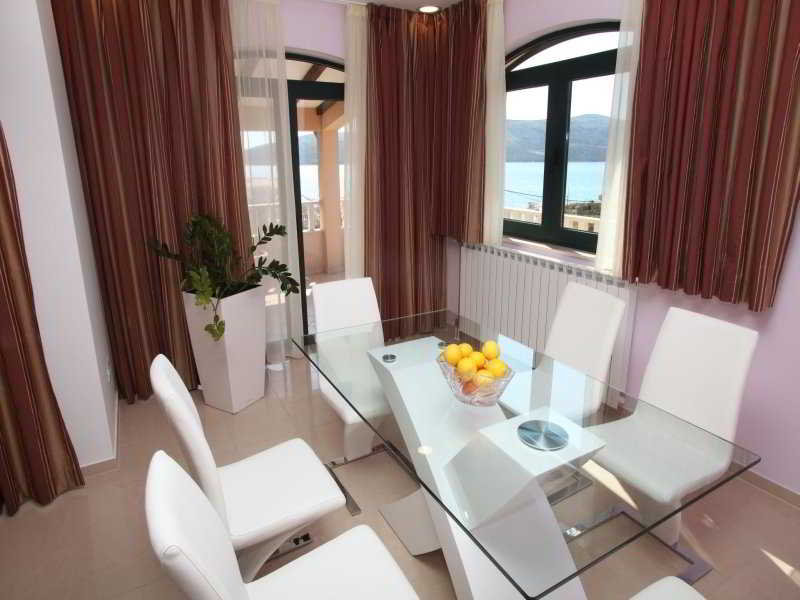 Apartment Deluxe Two Bedroom