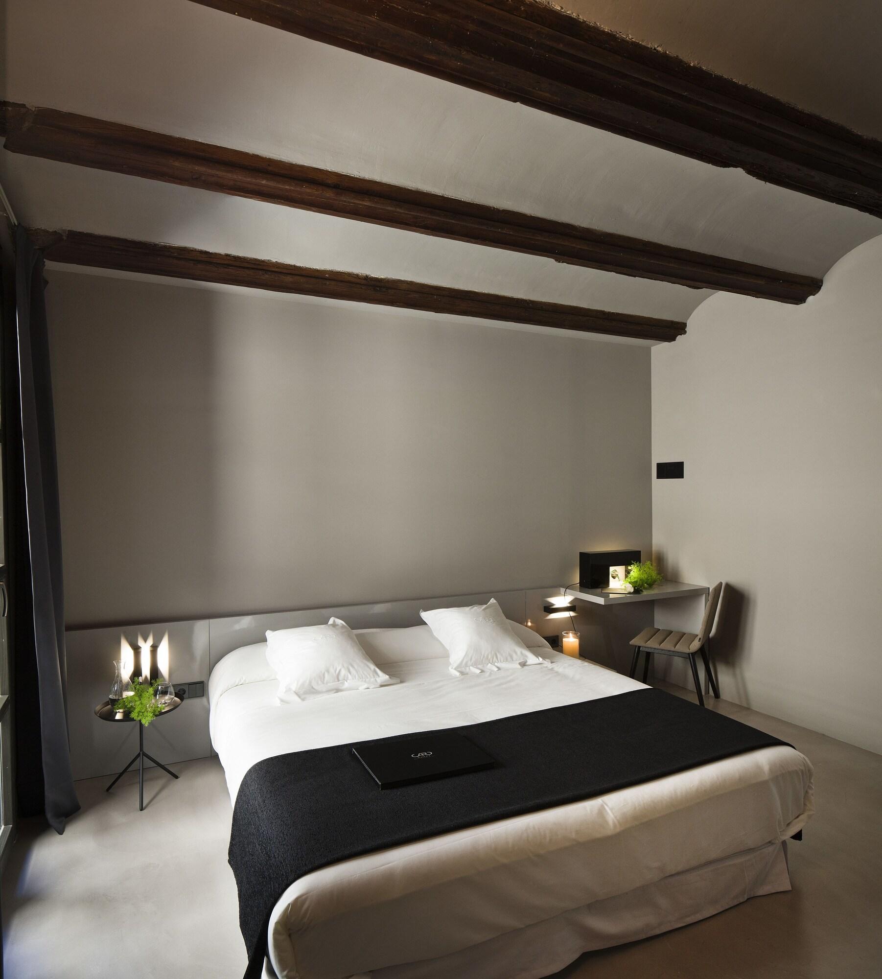 Double or Twin Classic King Bed