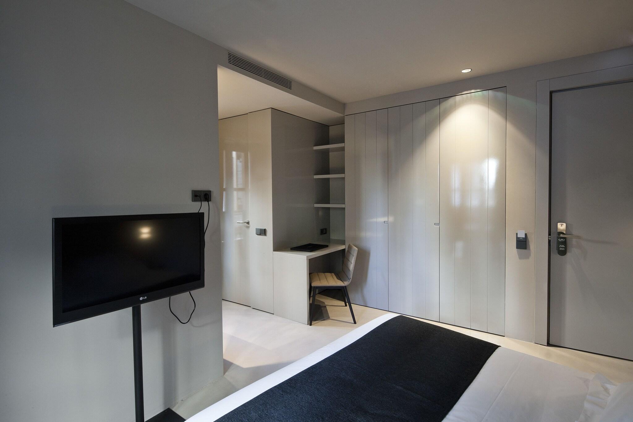 Double or Twin Classic King Bed