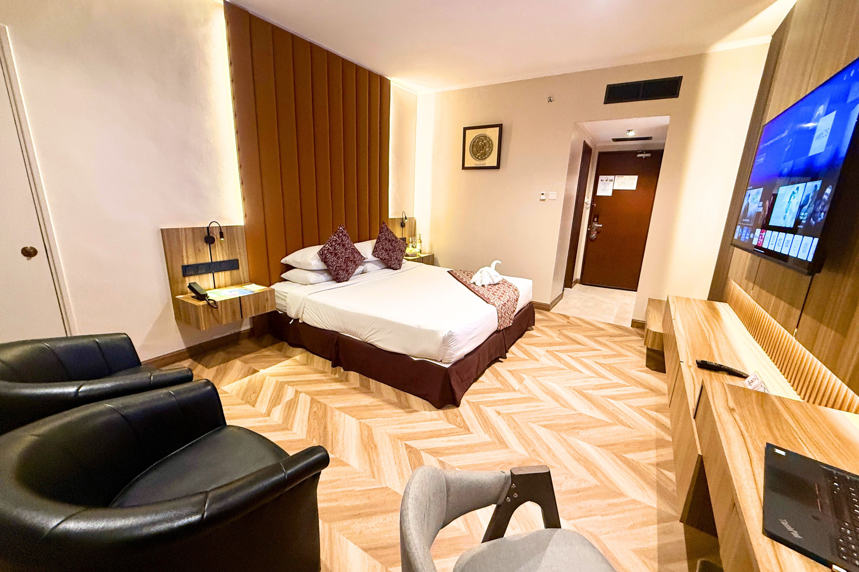 Double Deluxe King Bed