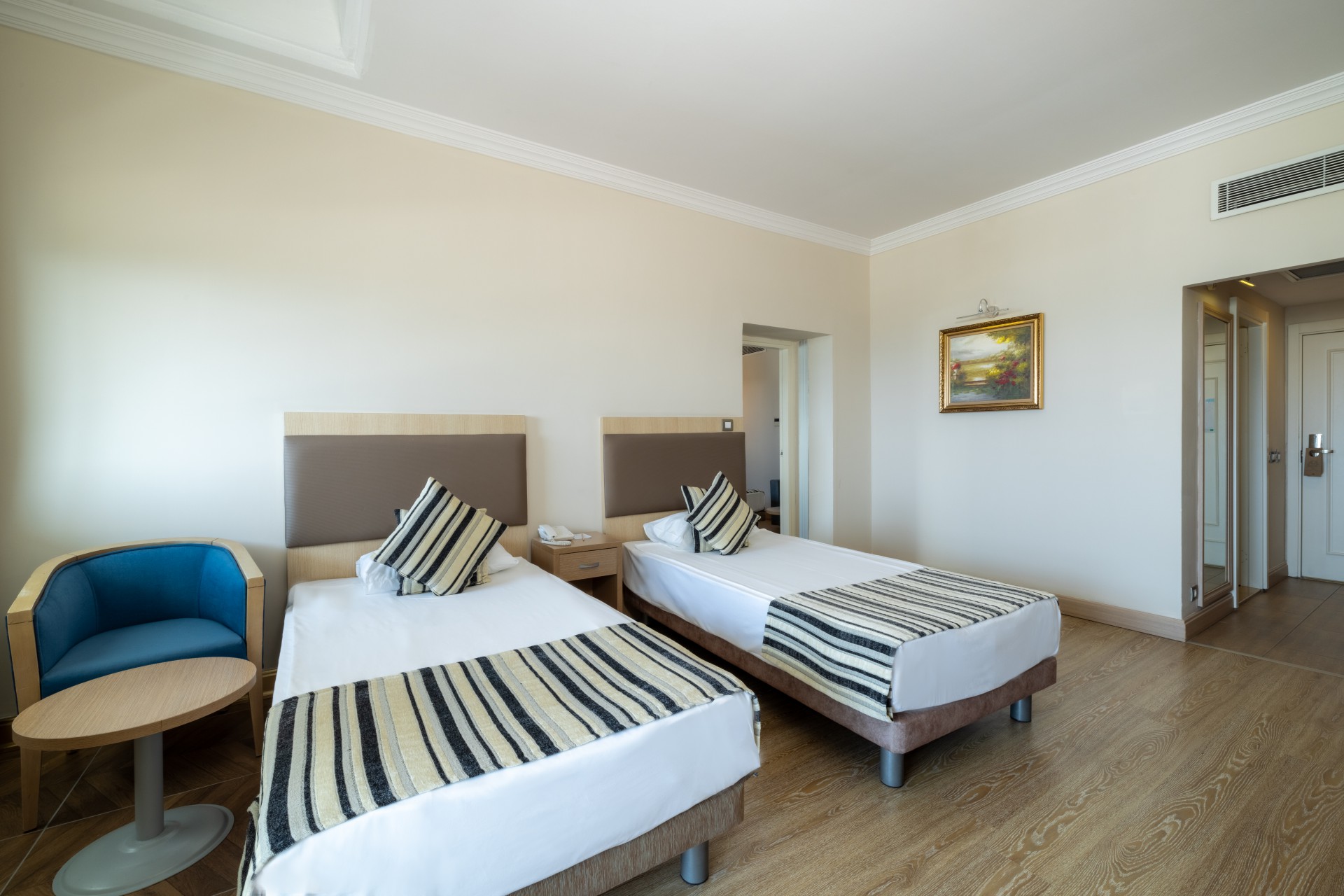 Family Room Land View