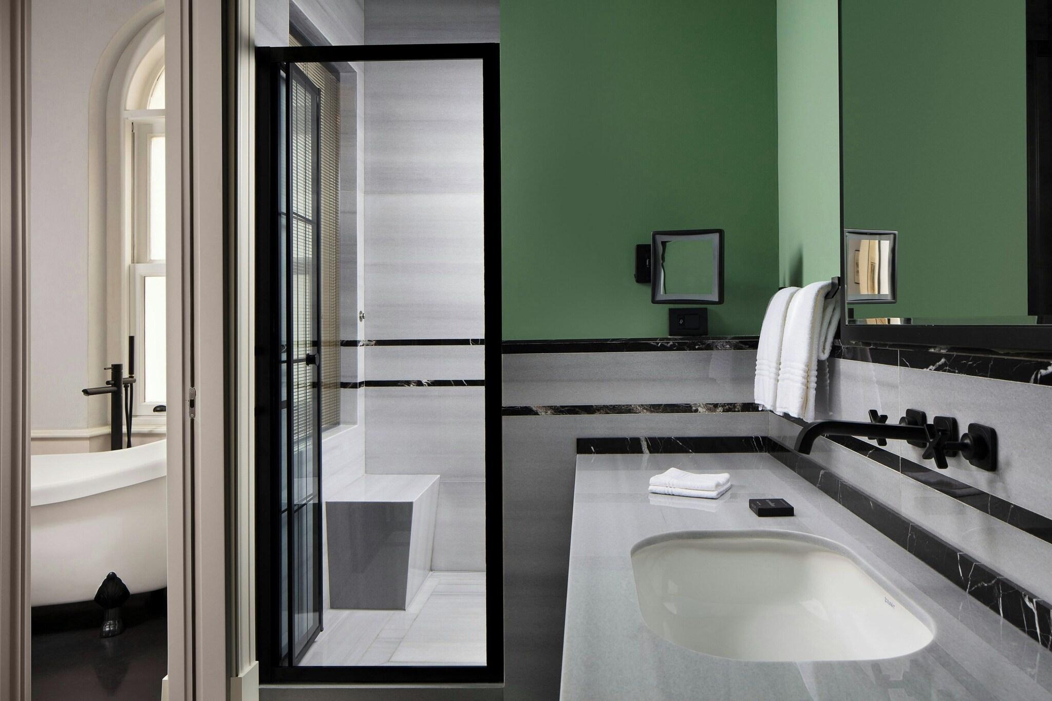 Suite Two Double Beds Non Smoking