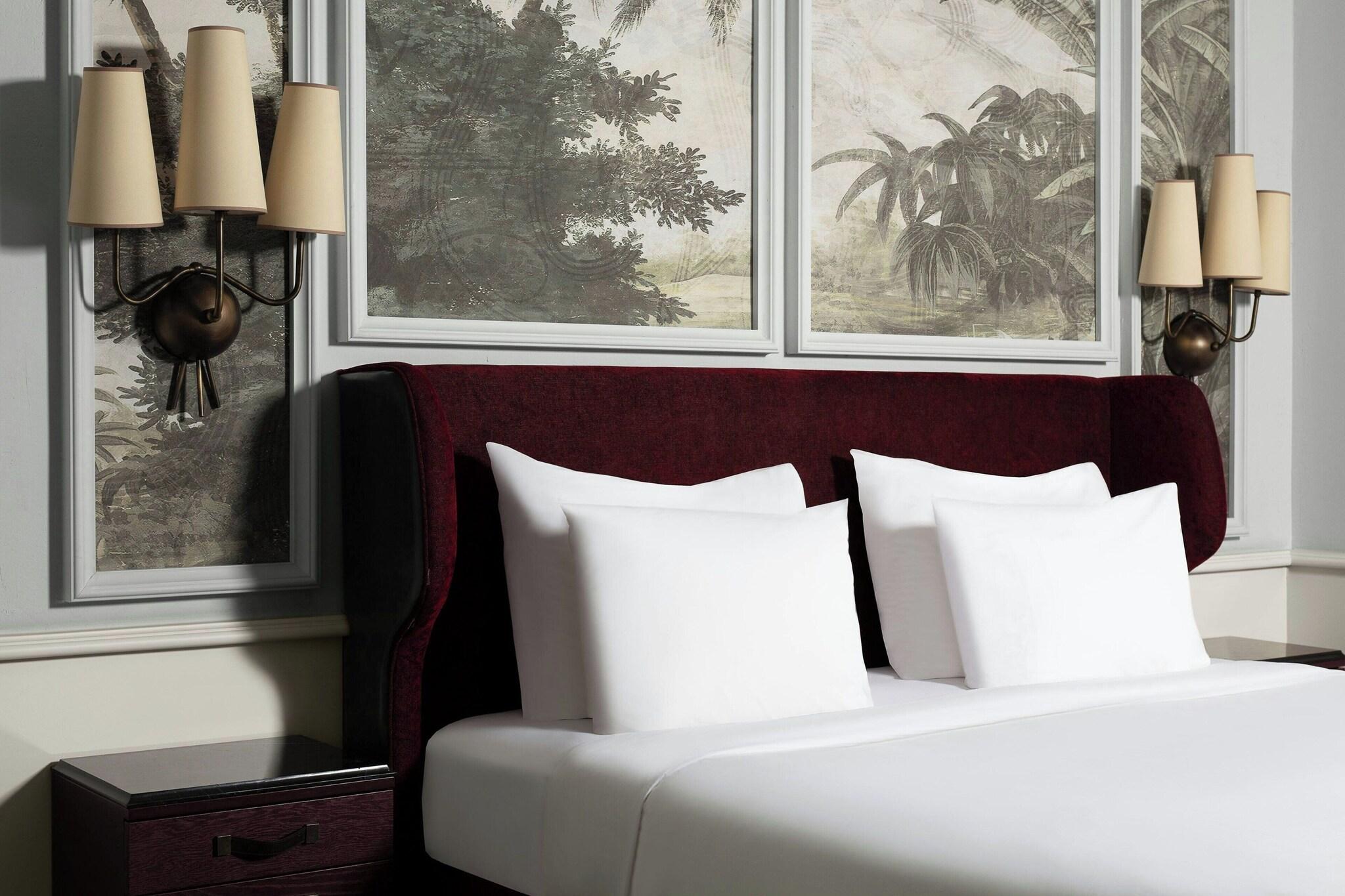 Double Deluxe King Bed