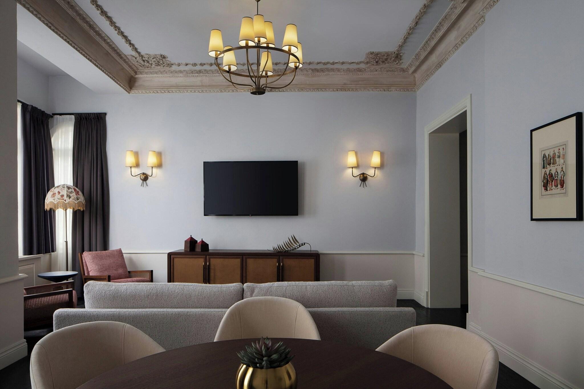 Suite Two Double Beds Non Smoking