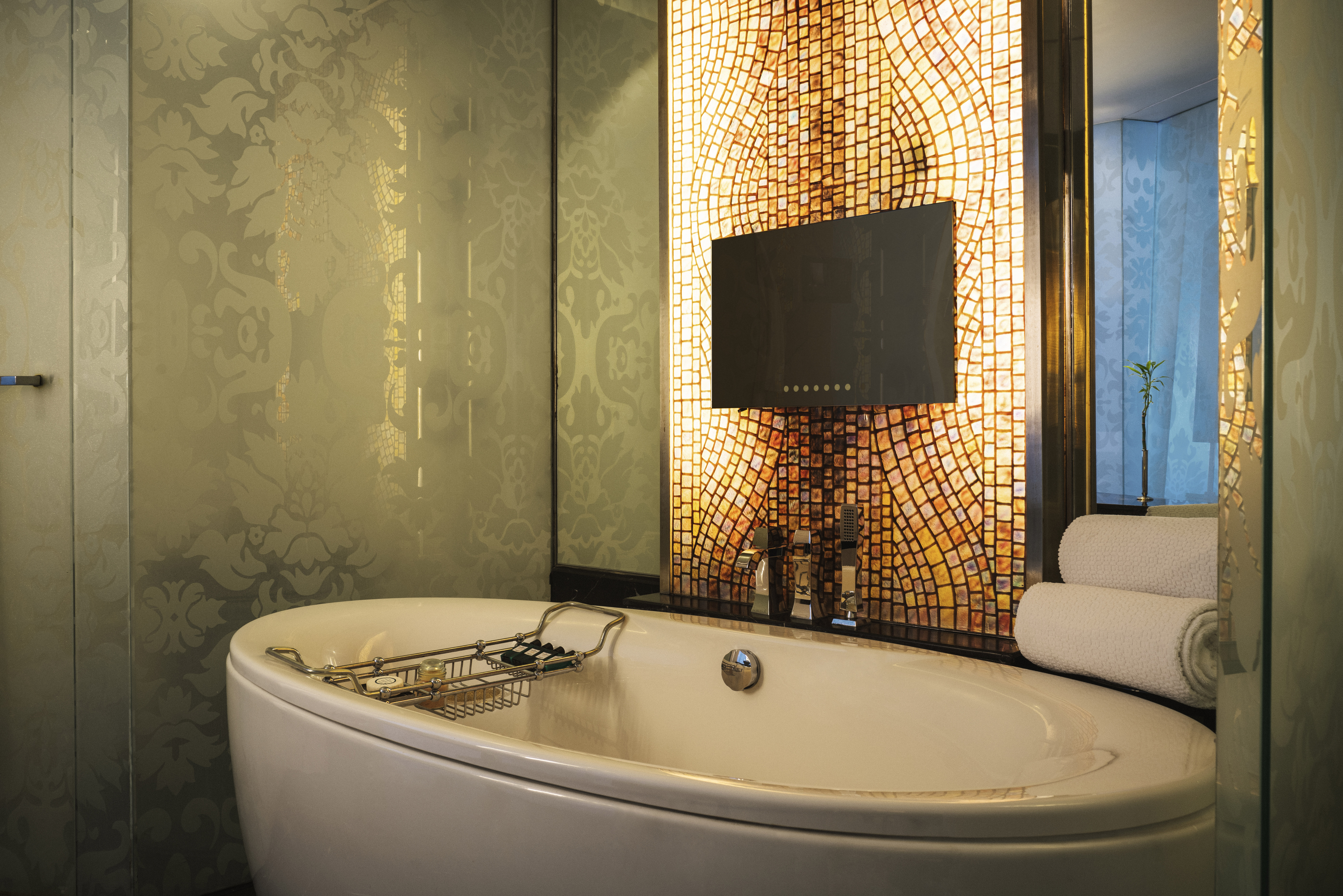 Junior Suite Club King Bed