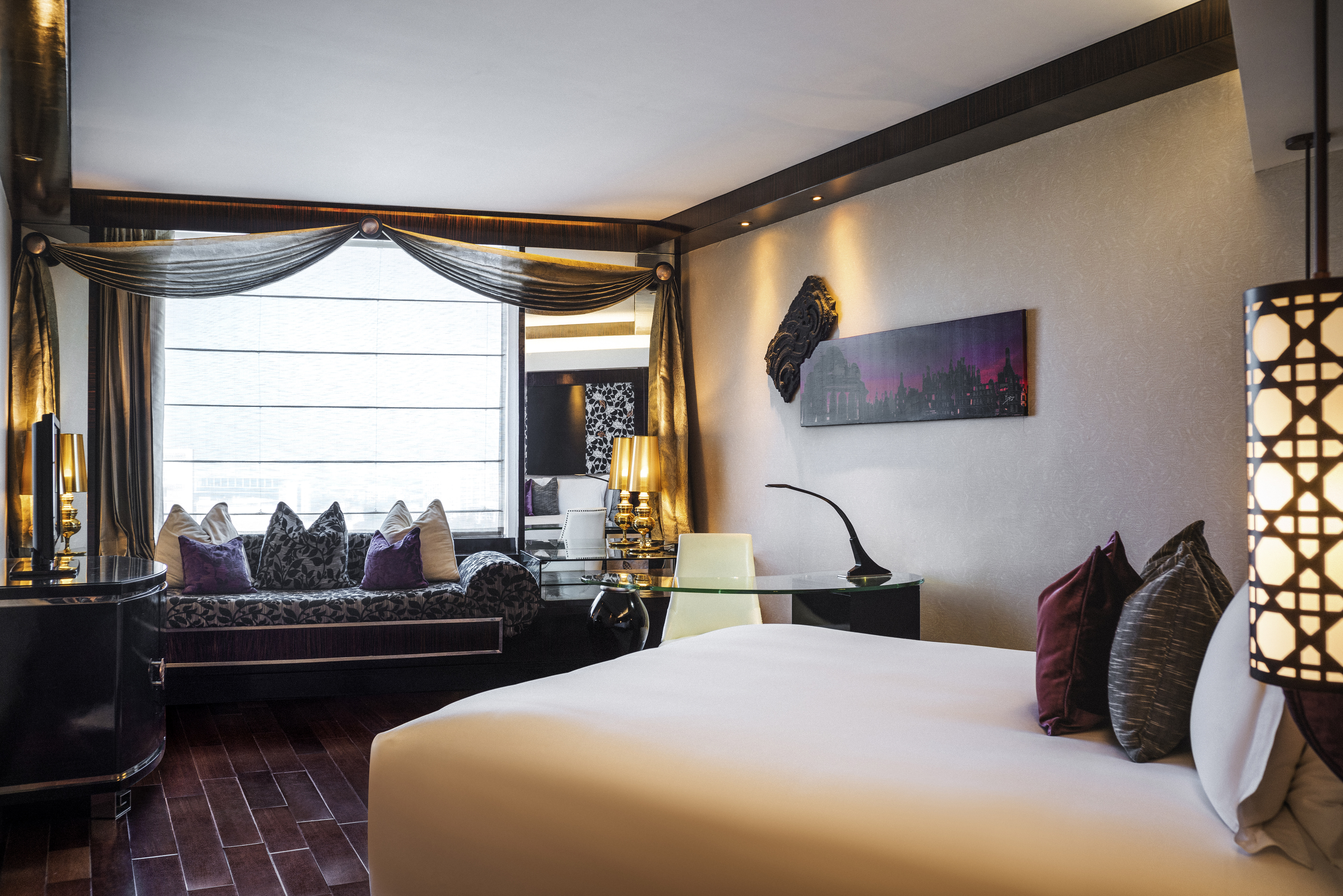 Double Club King Bed