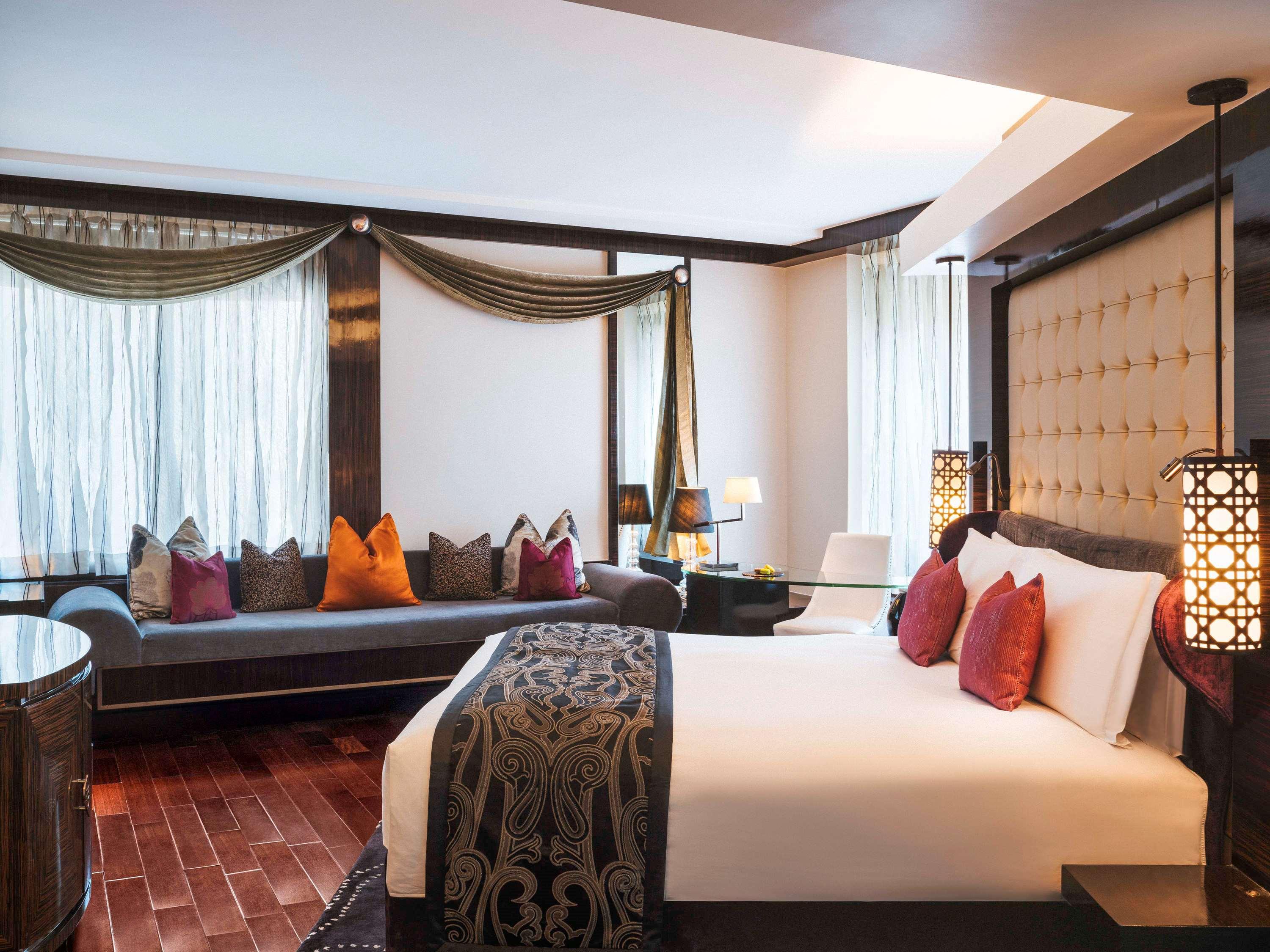 Junior Suite Club King Bed