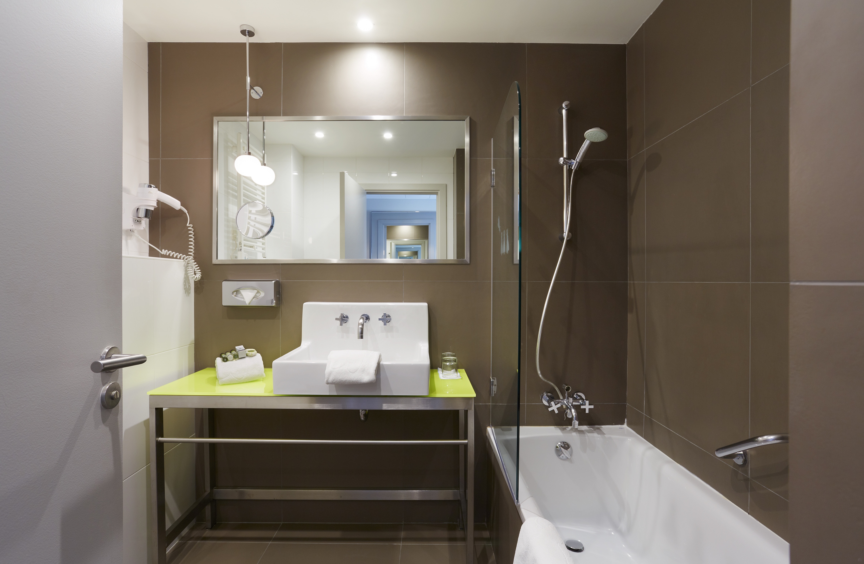 Twin Sea View with Balcony