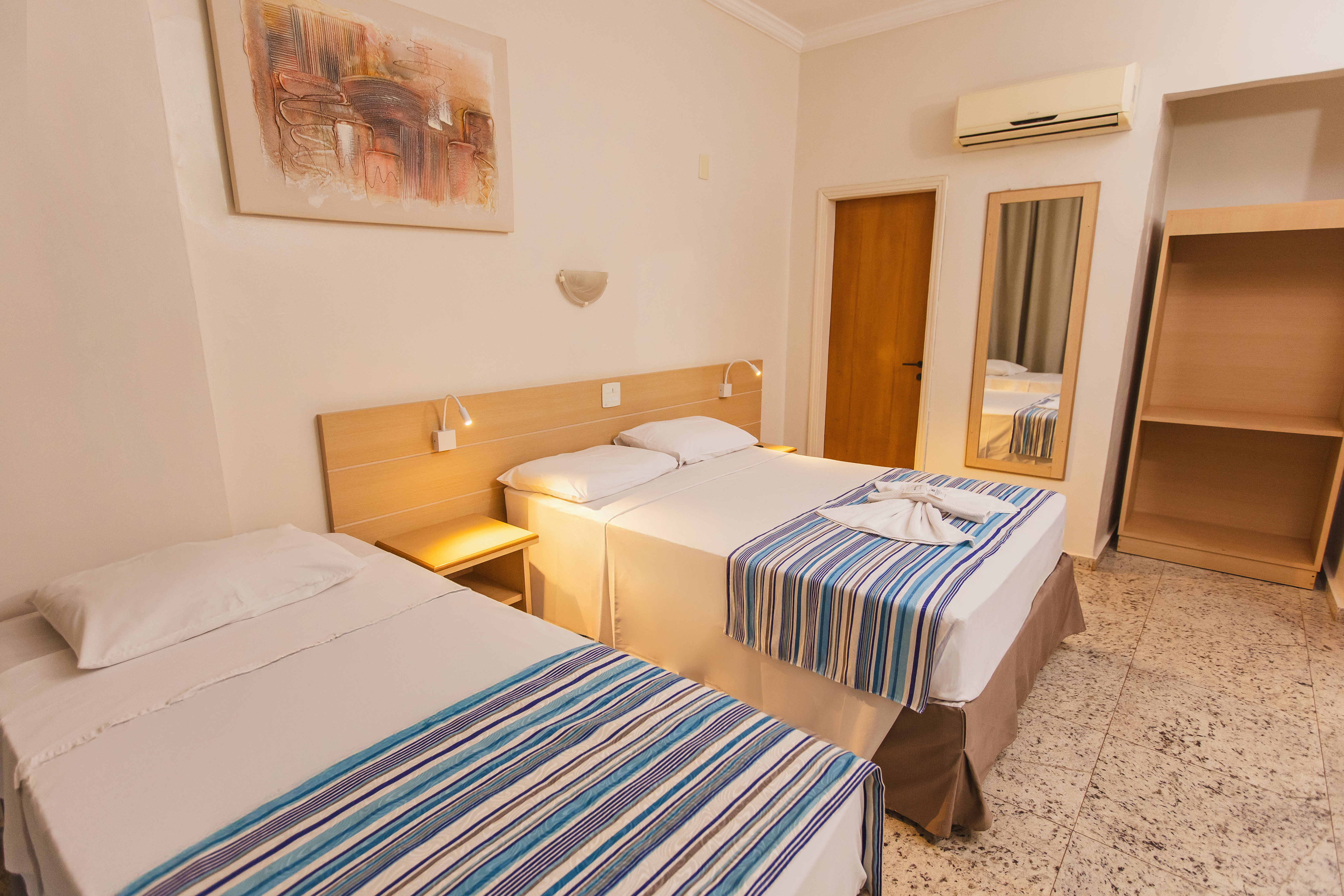 Family Room Capacity 3