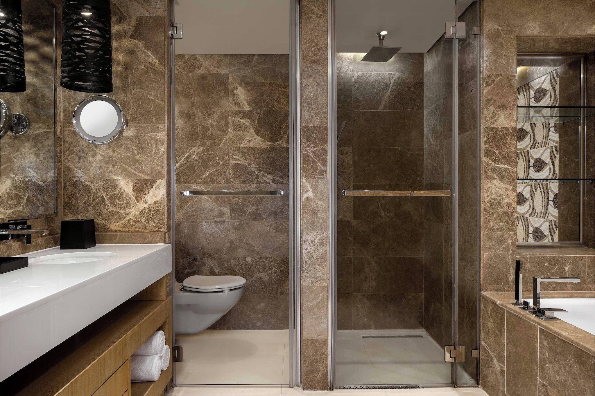 Junior Suite King Size Bed