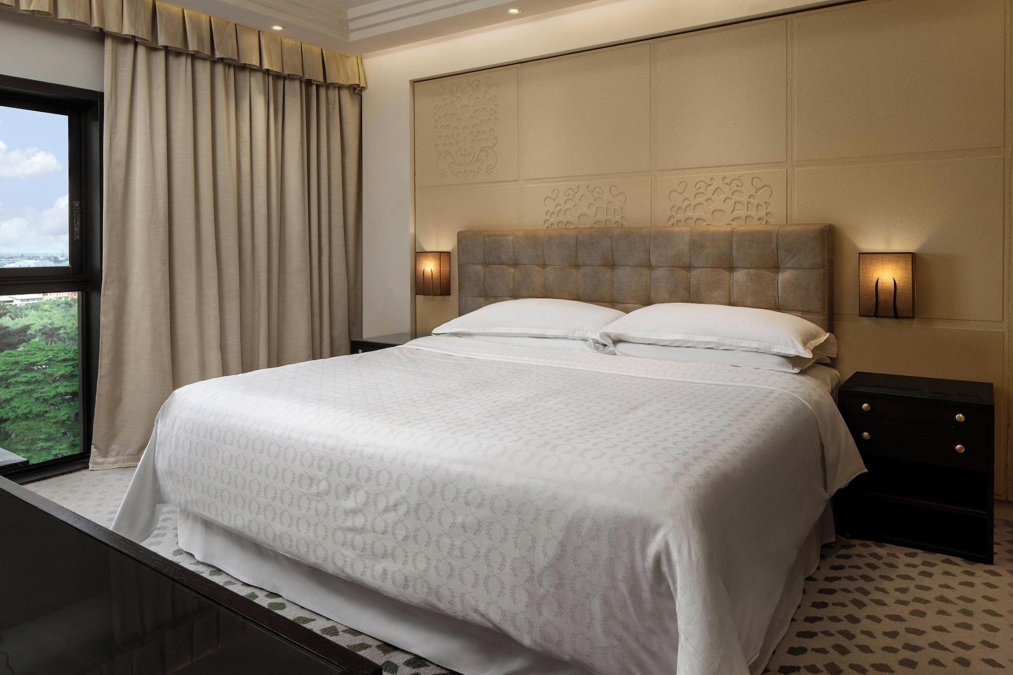 Junior Suite King Size Bed