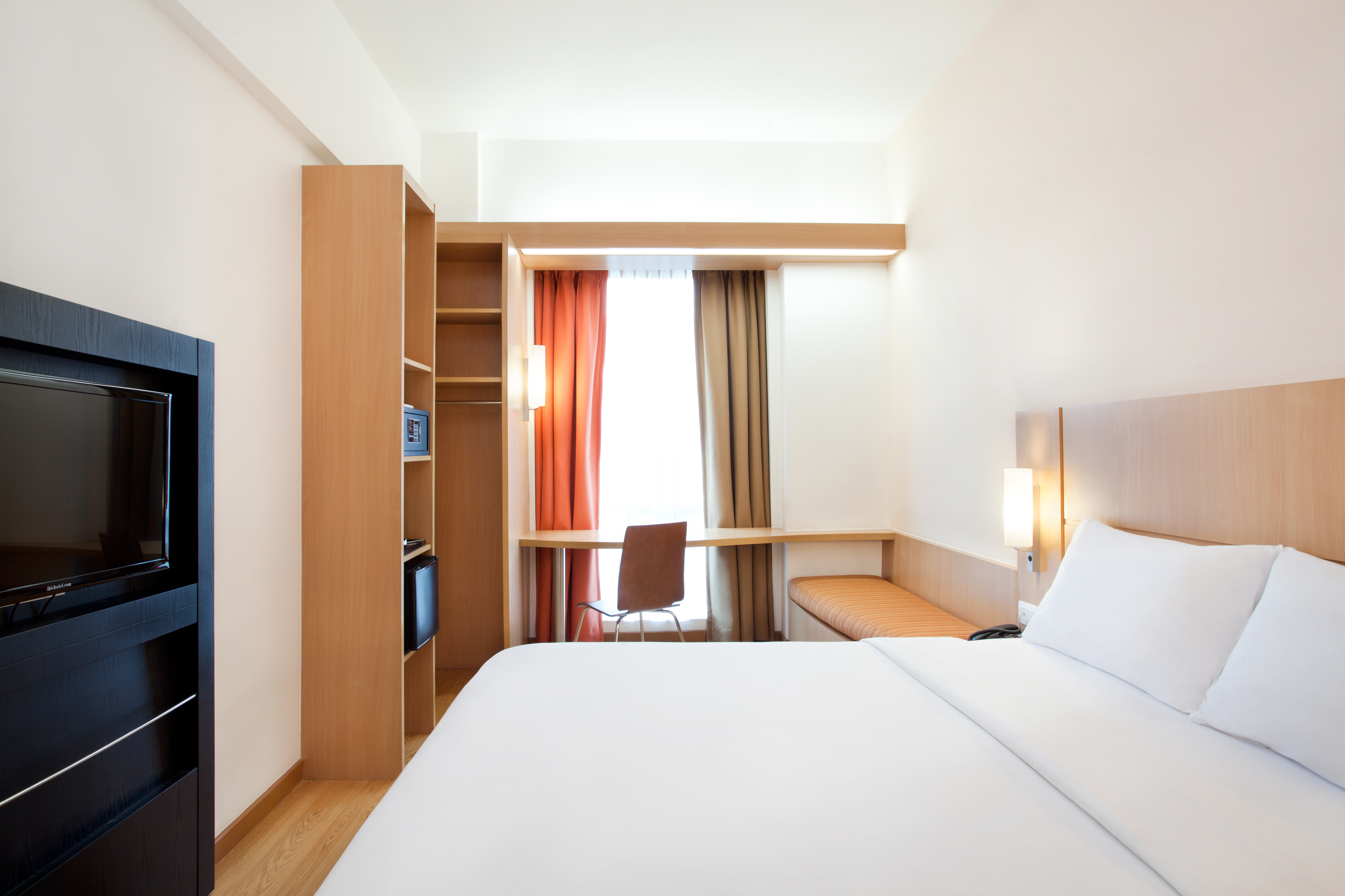 Double Queen Size Bed