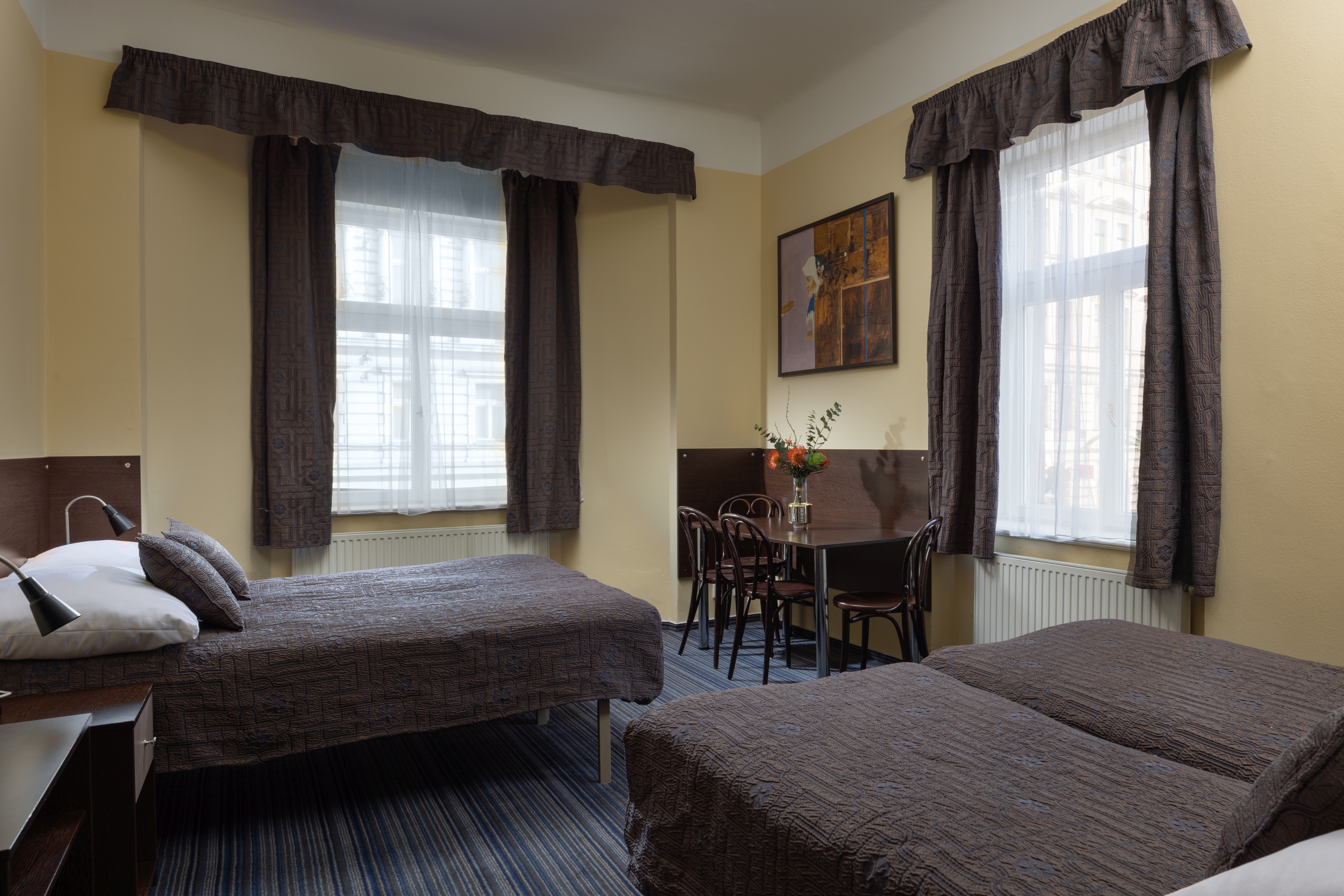 Apartment Capacity 6