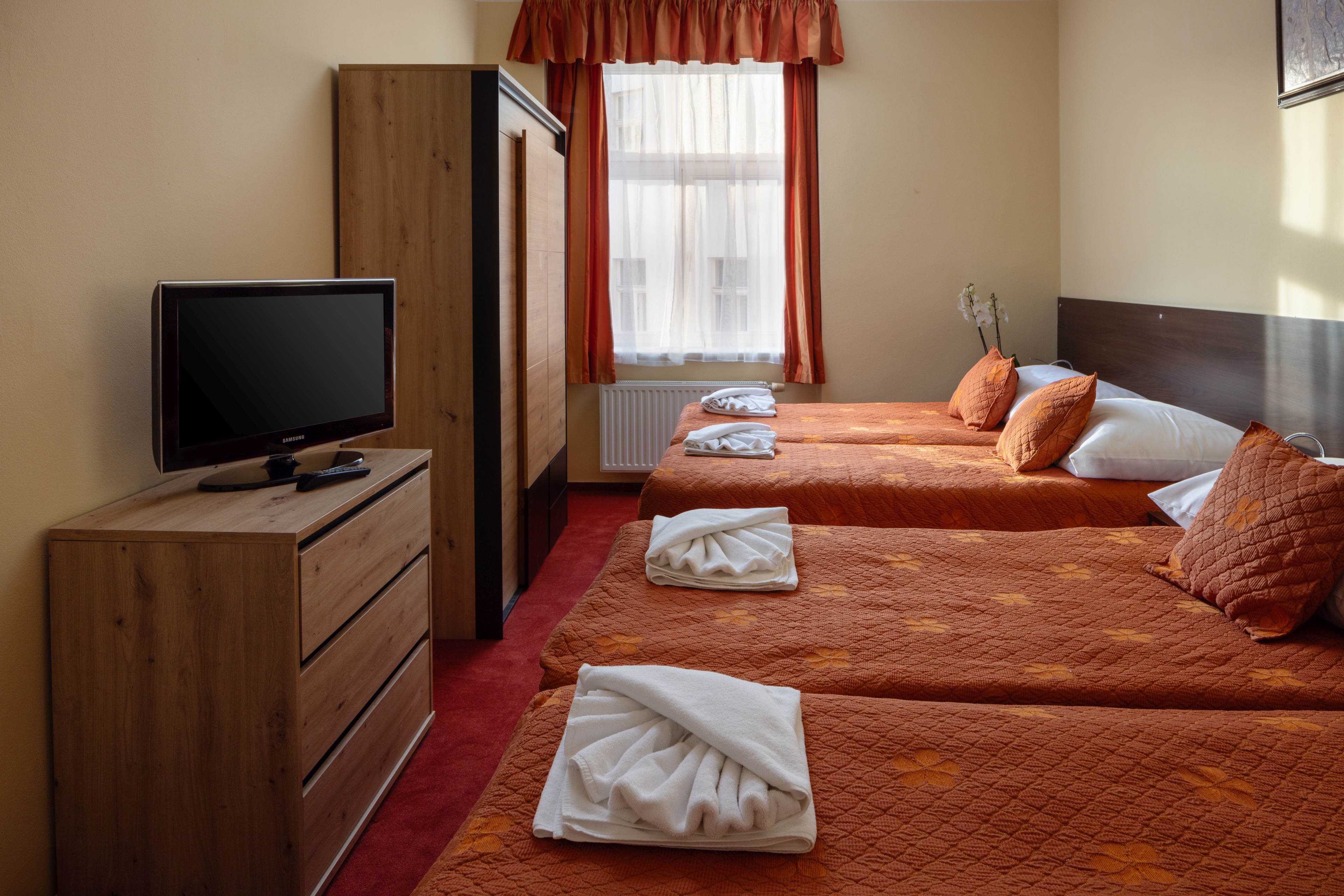 Apartment Capacity 6