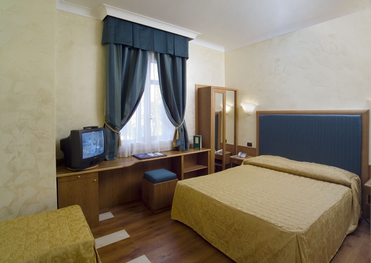 Double or Twin Standard