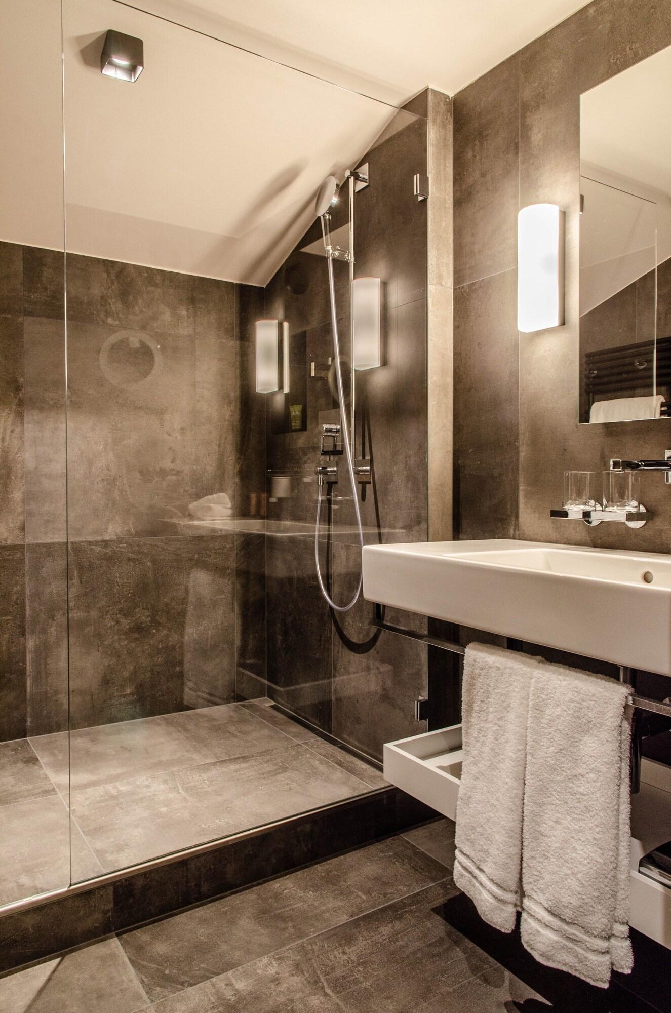 Double Superior King Bed