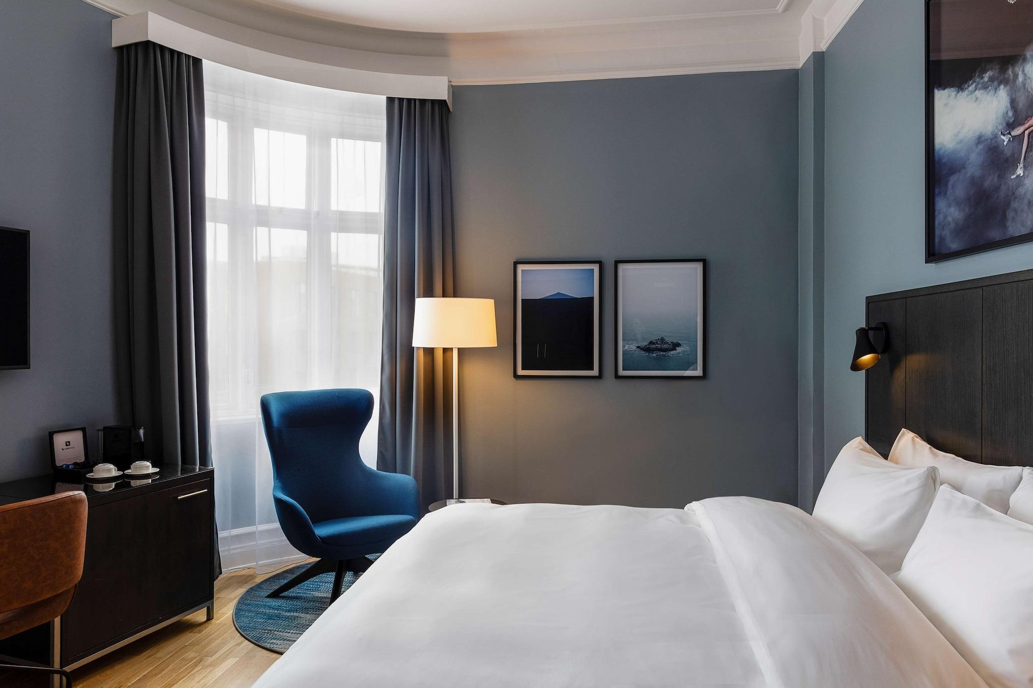 Double Premium Queen Bed