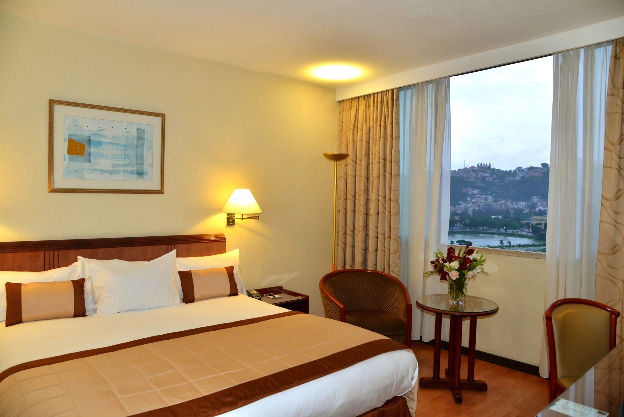 Suite Club City View