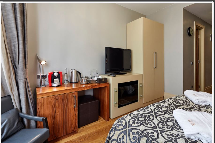 Double City View King Bed