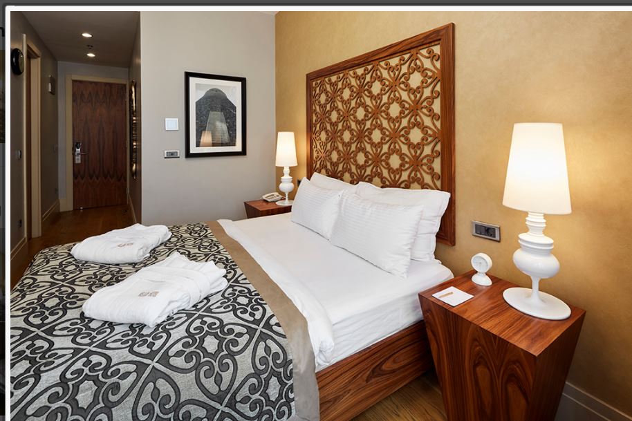 Double City View King Bed