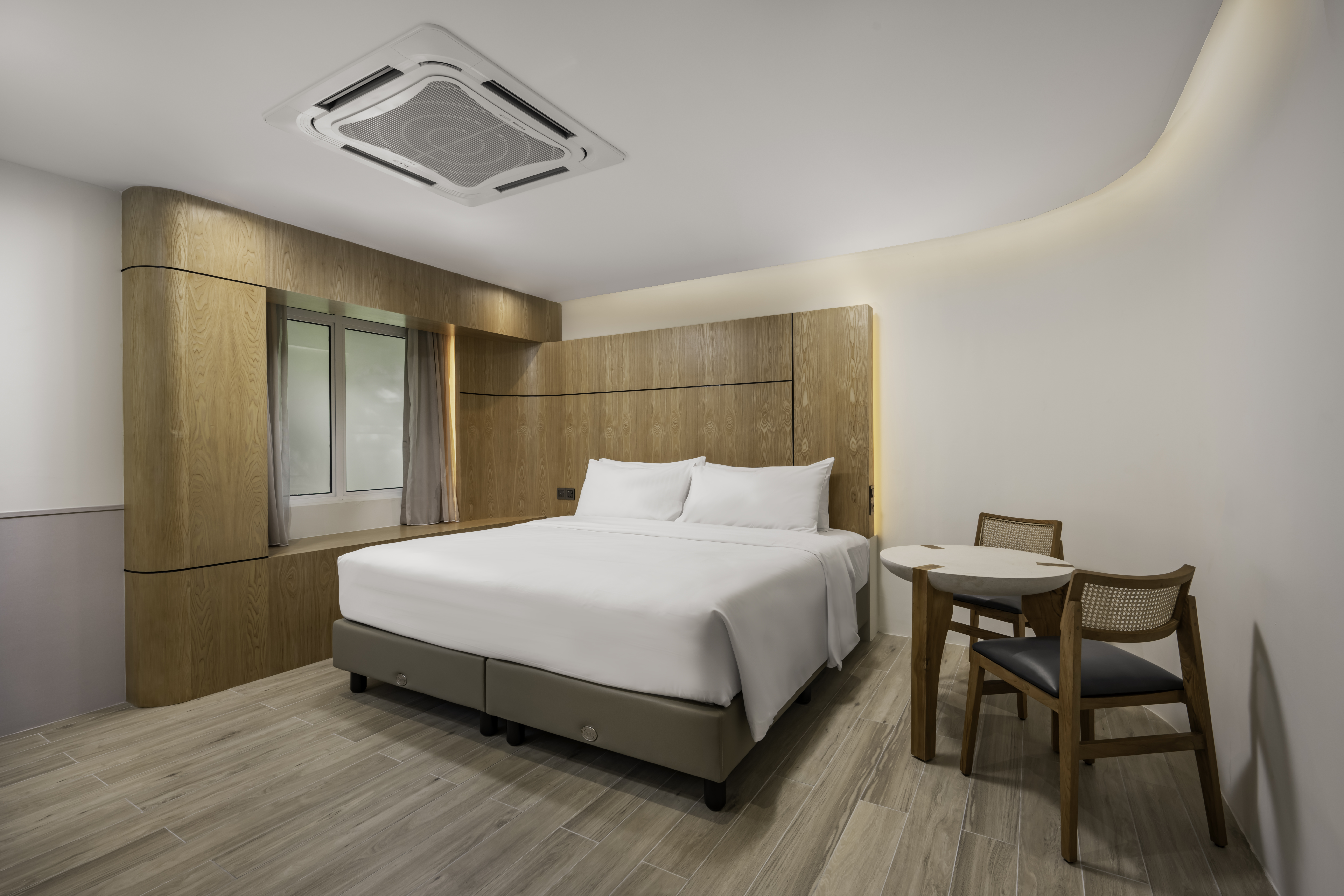 Studio King Size Bed