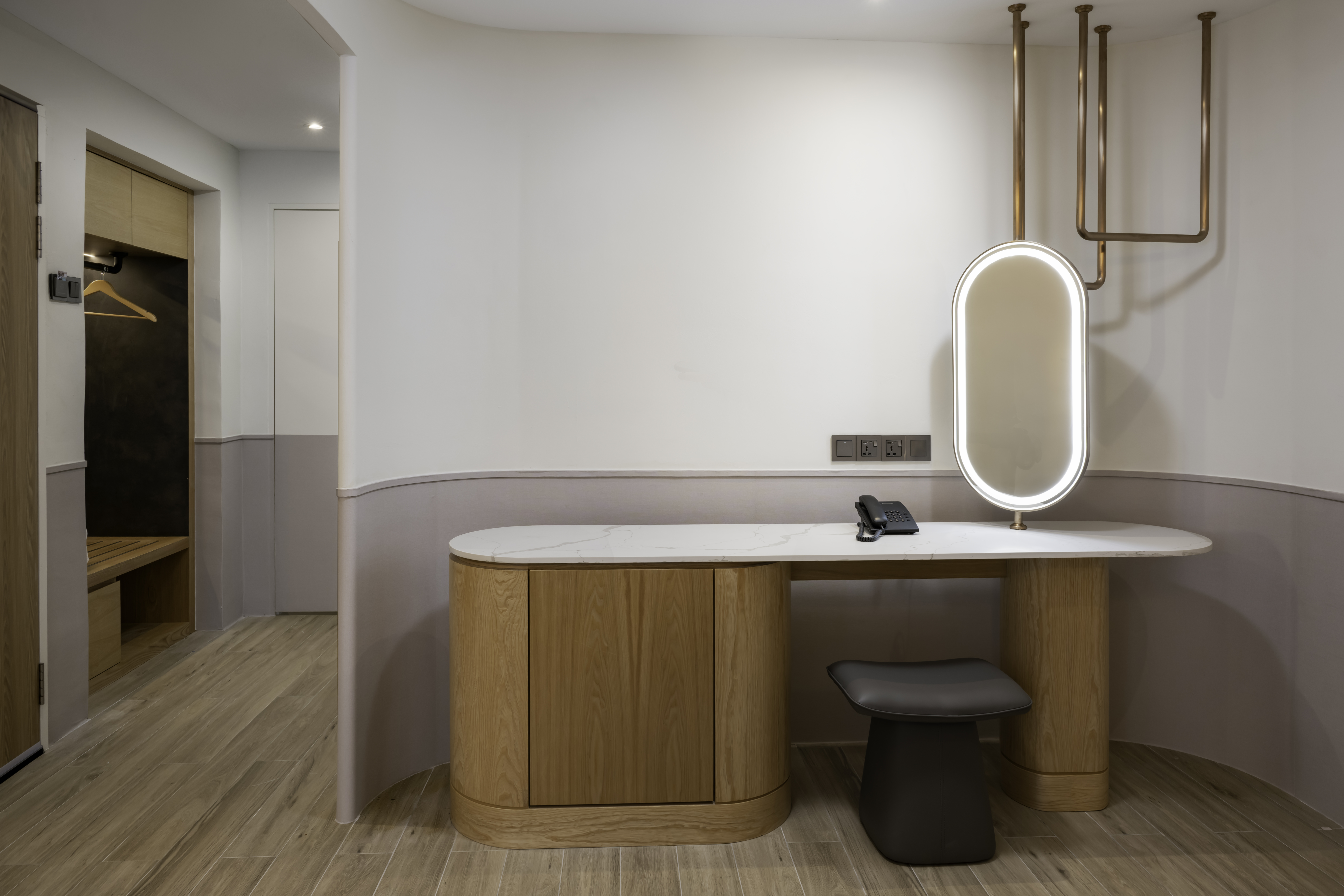 Studio King Size Bed