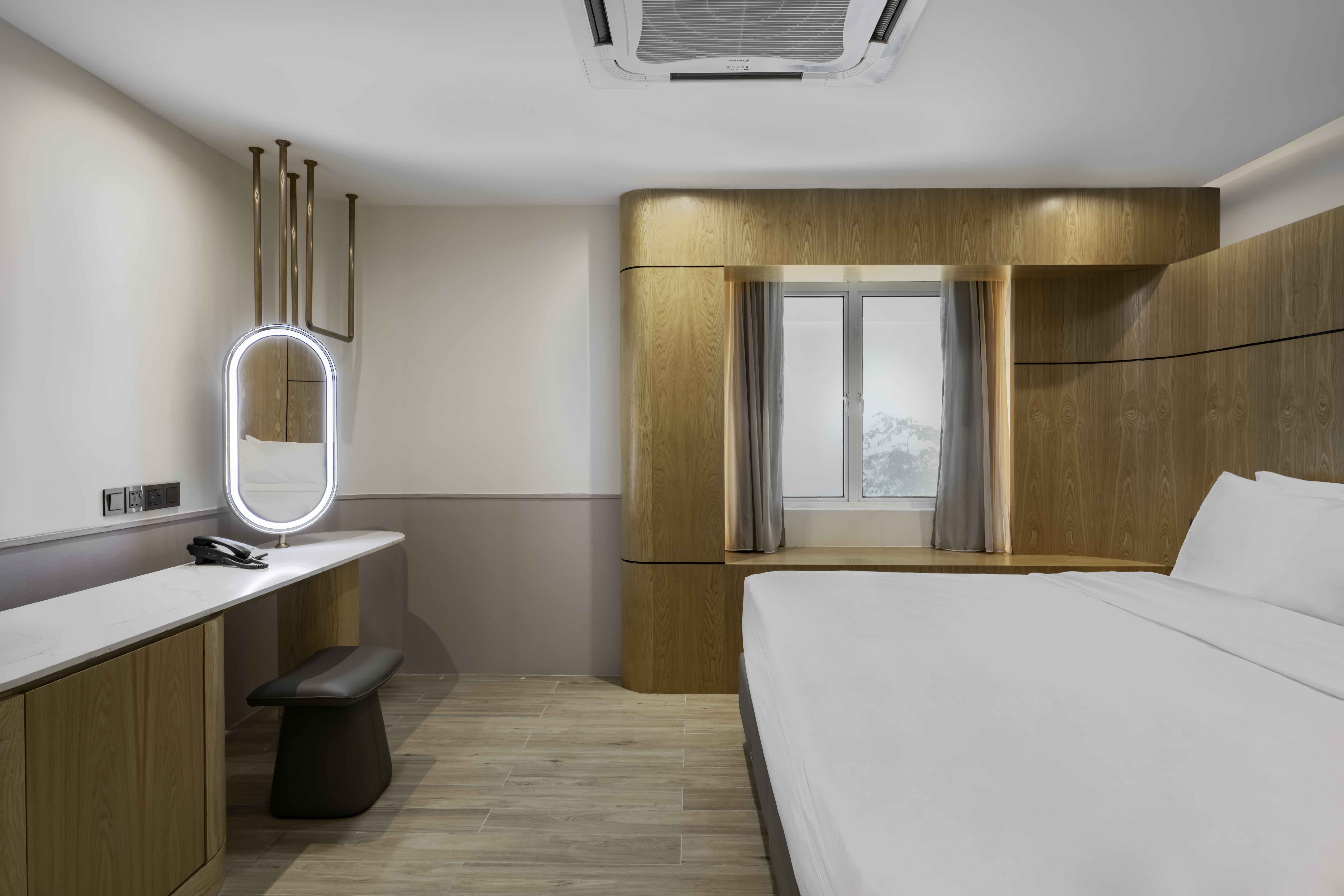 Studio King Size Bed