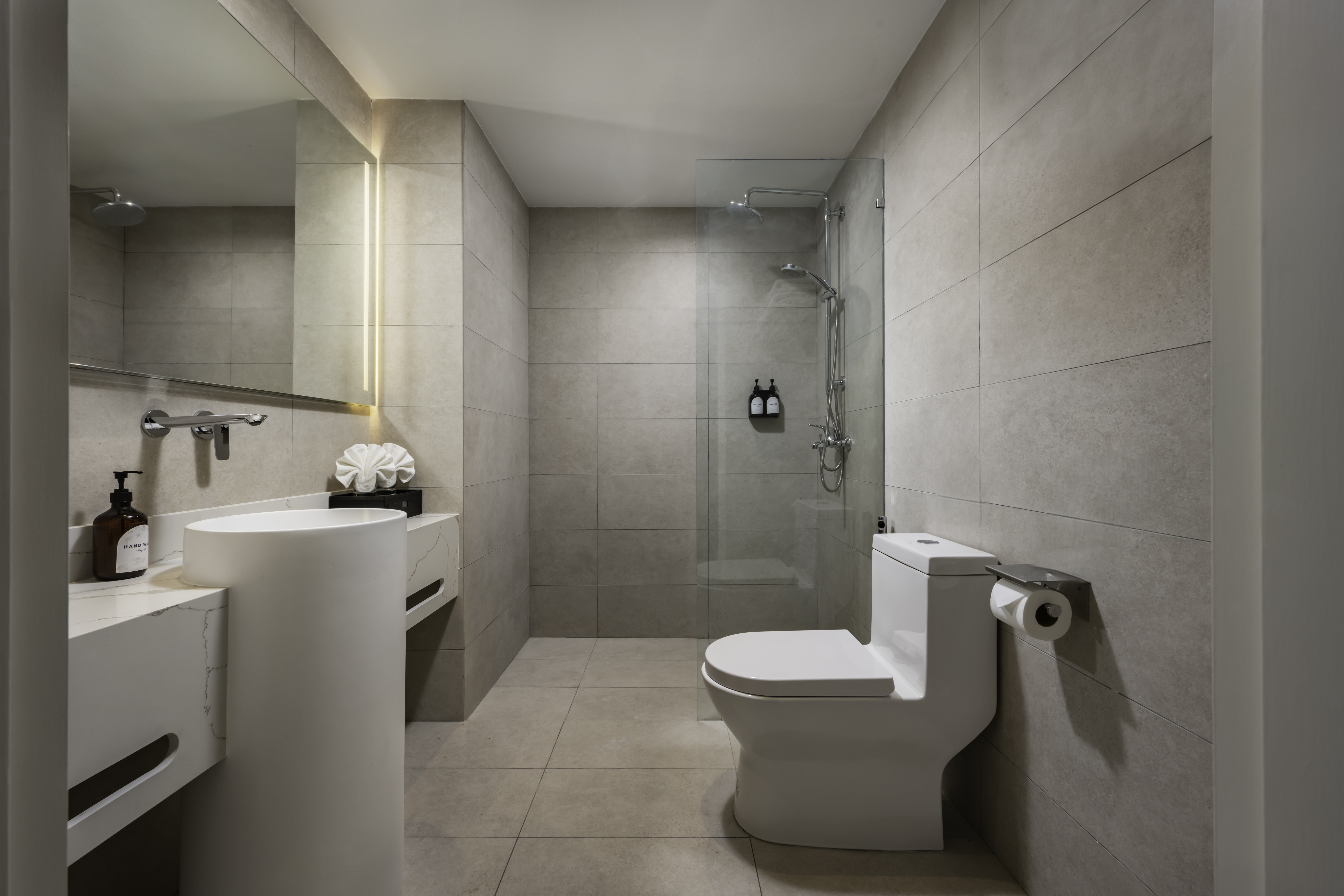 Studio Two Queen Beds